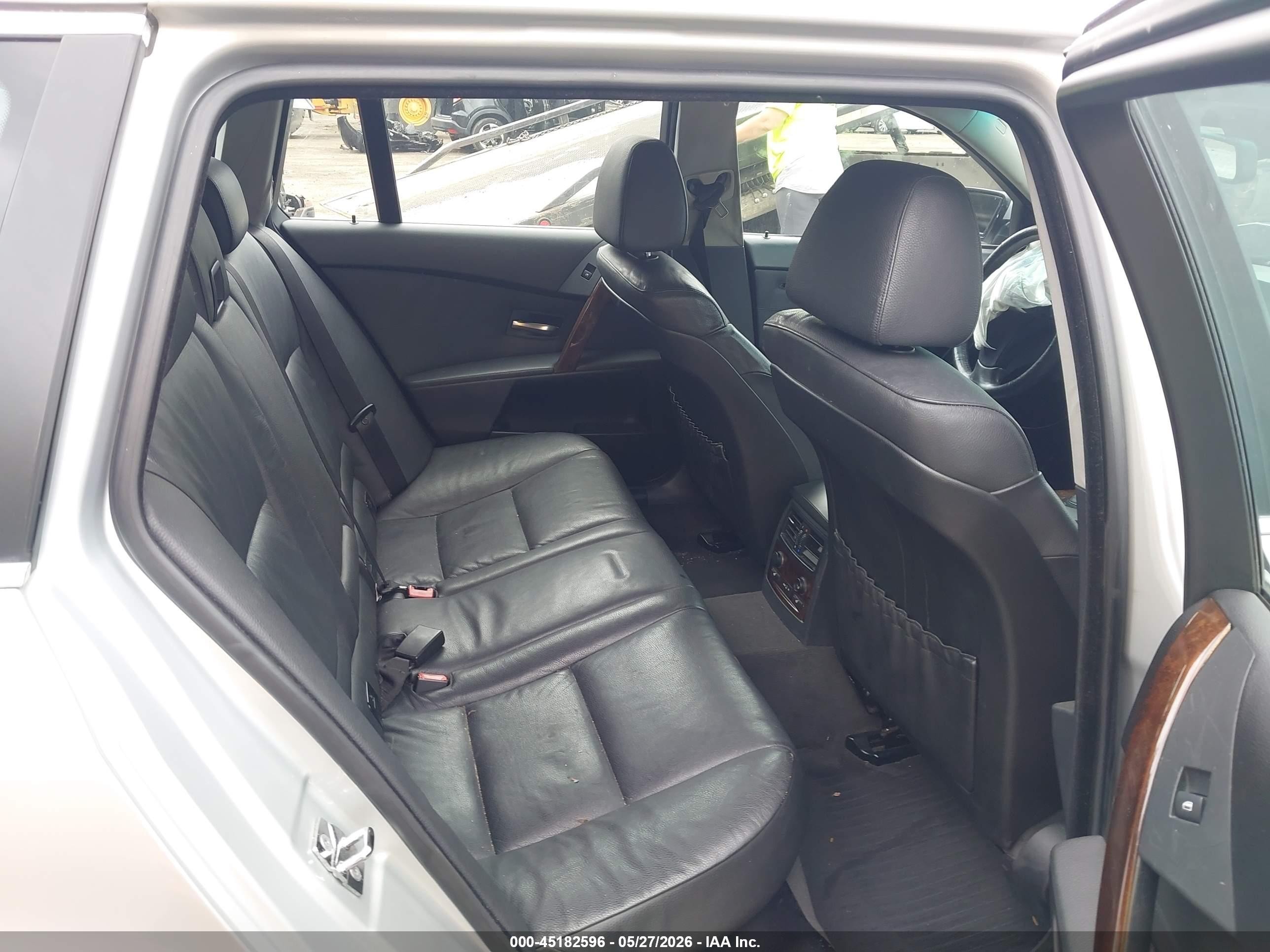 2007 Bmw 530xit   Silver vin: WBANN735X7CN05010