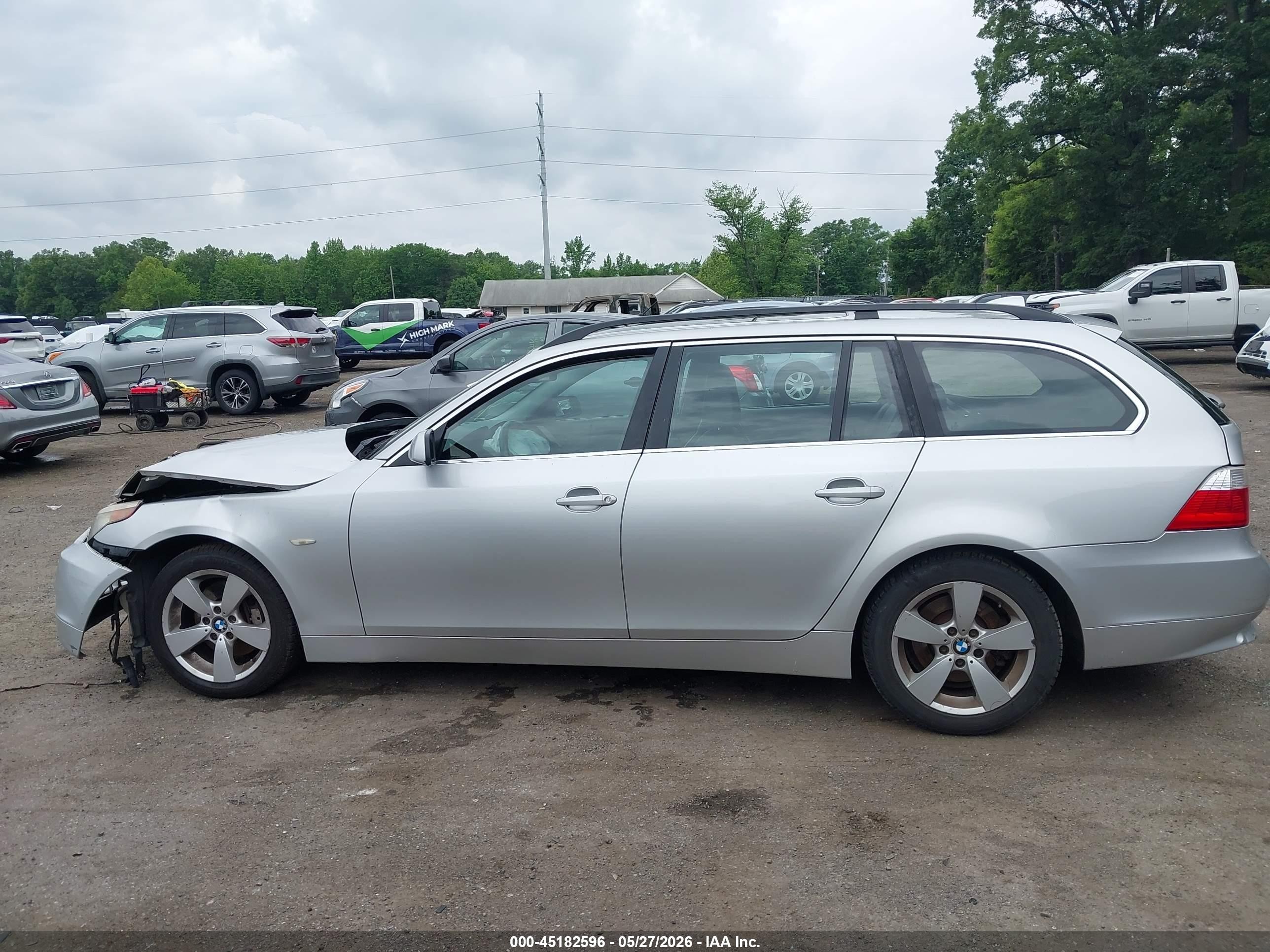 2007 Bmw 530xit   Silver vin: WBANN735X7CN05010