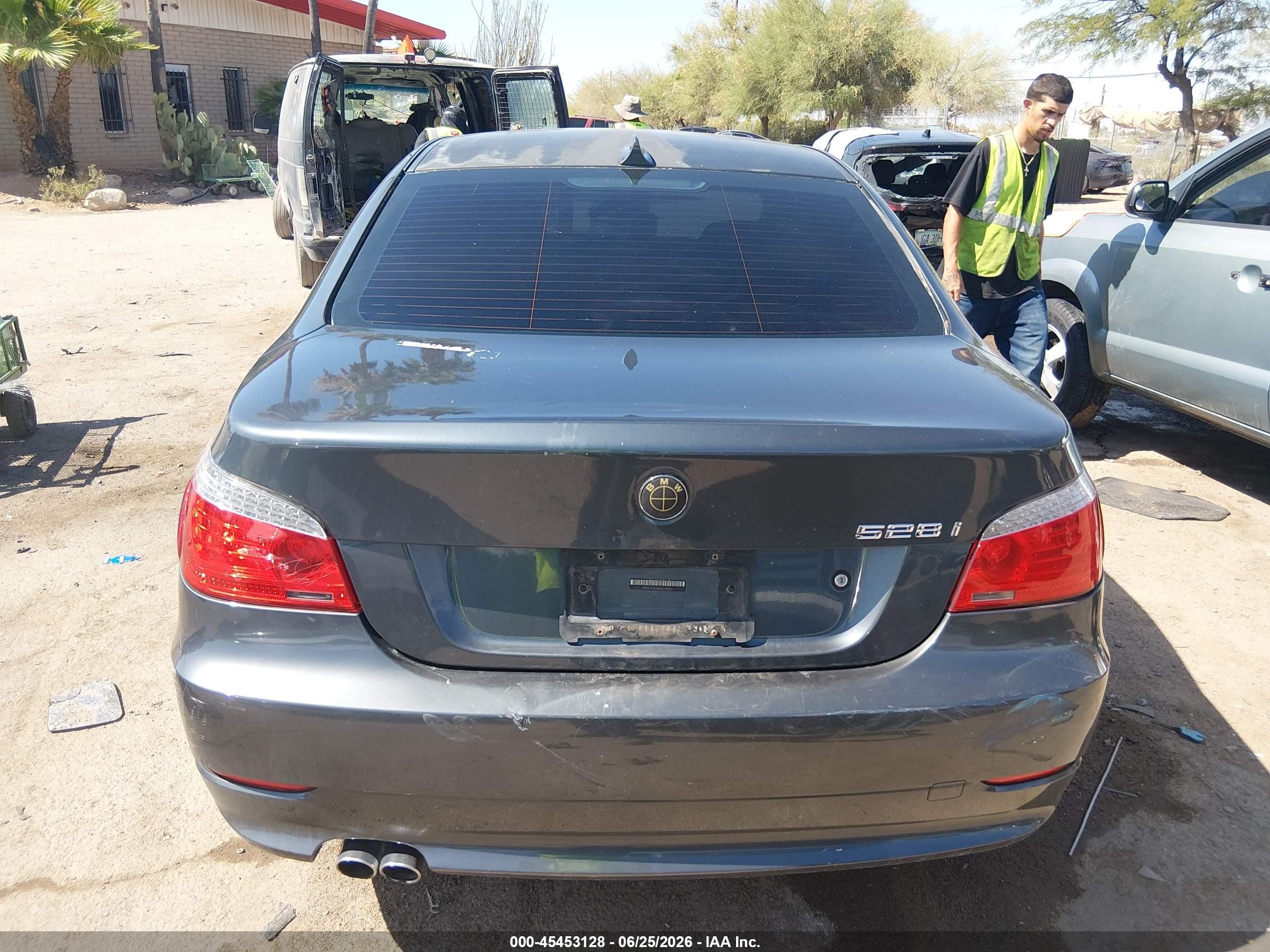 2008 Bmw 528i   Gray vin: WBANU53508C117065