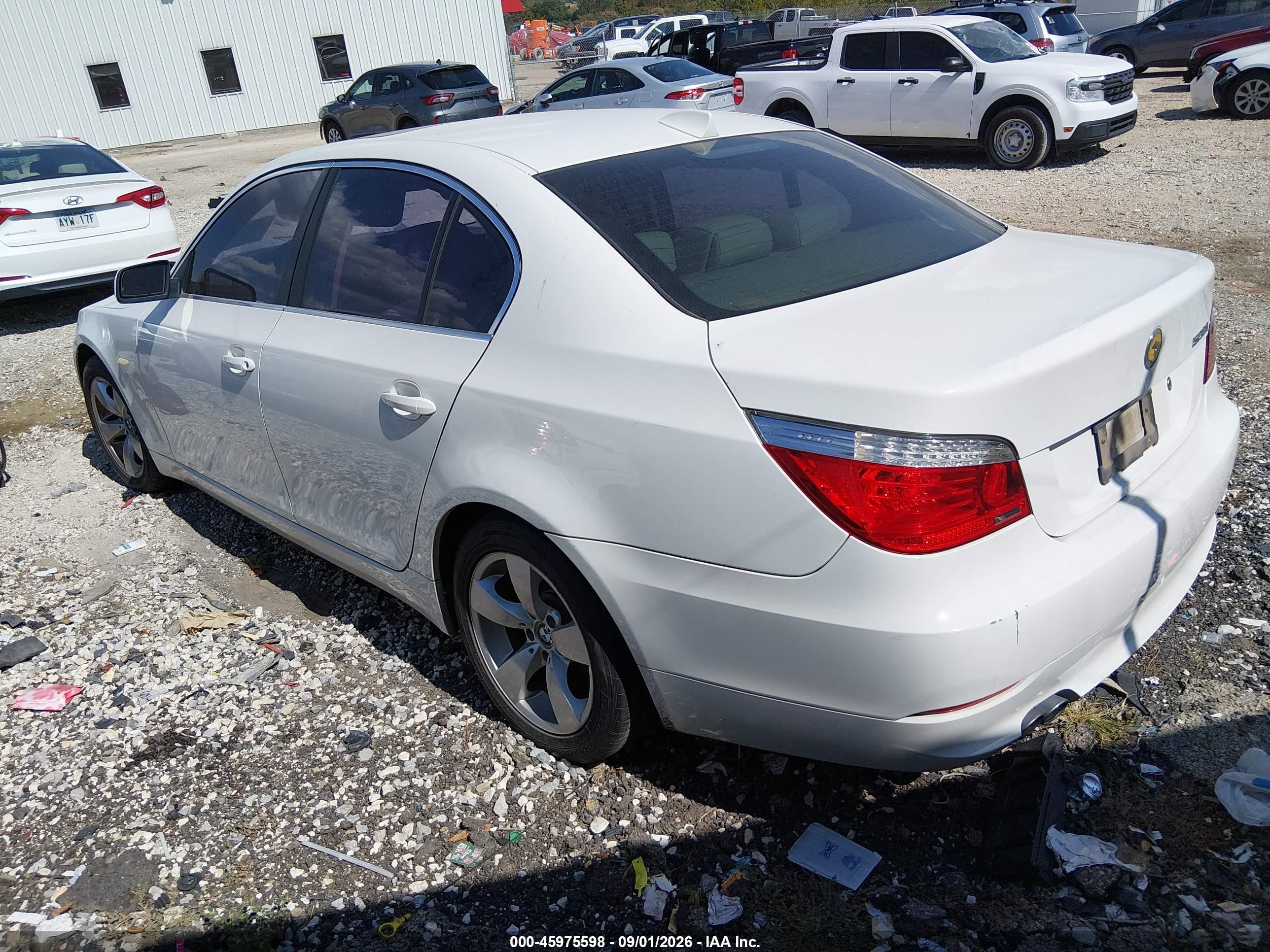 2008 Bmw 528i   White vin: WBANU53518C117205