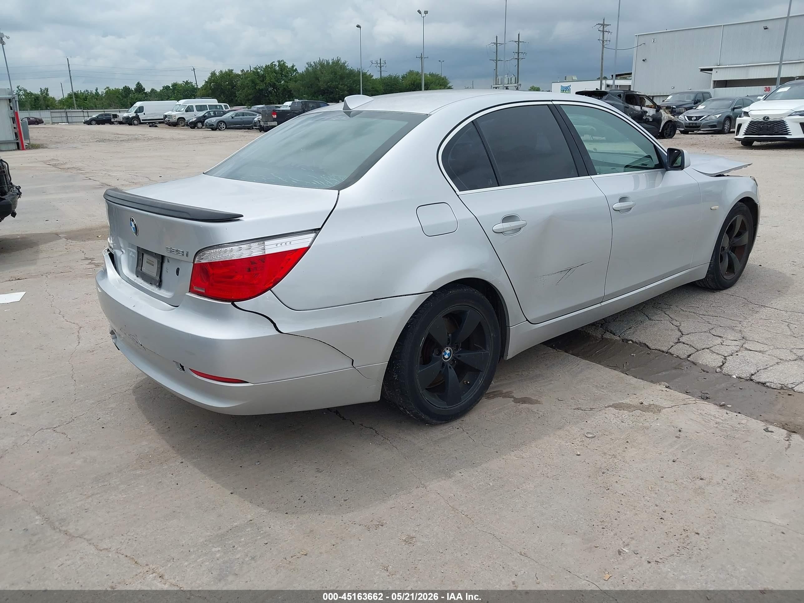 2008 Bmw 528i Silver vin: WBANU53518CT08655