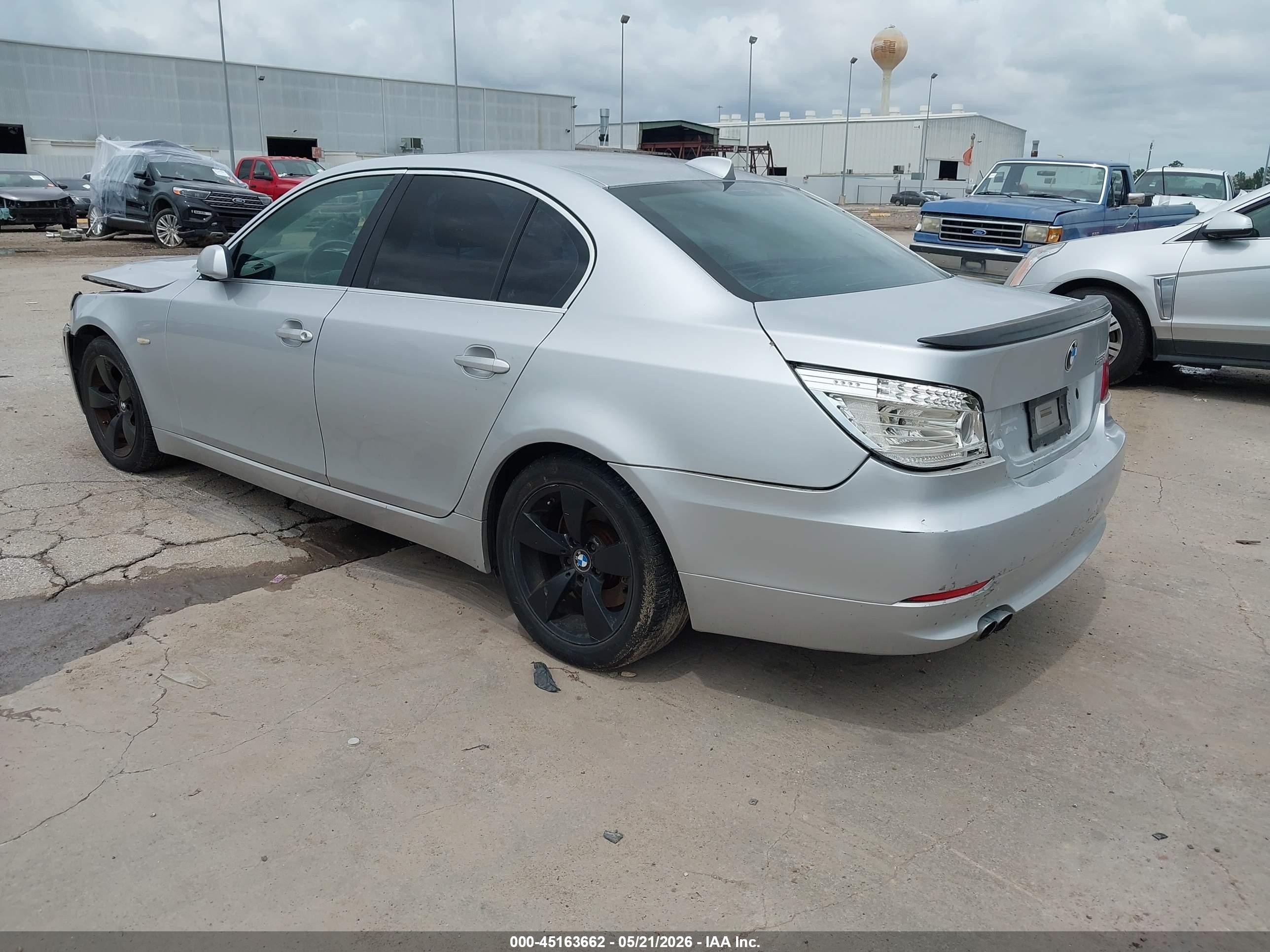 2008 Bmw 528i Silver vin: WBANU53518CT08655
