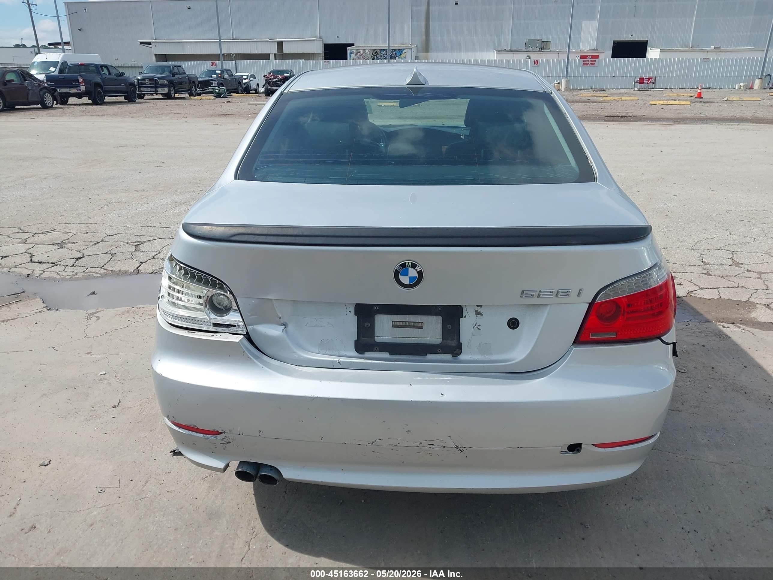 2008 Bmw 528i Silver vin: WBANU53518CT08655