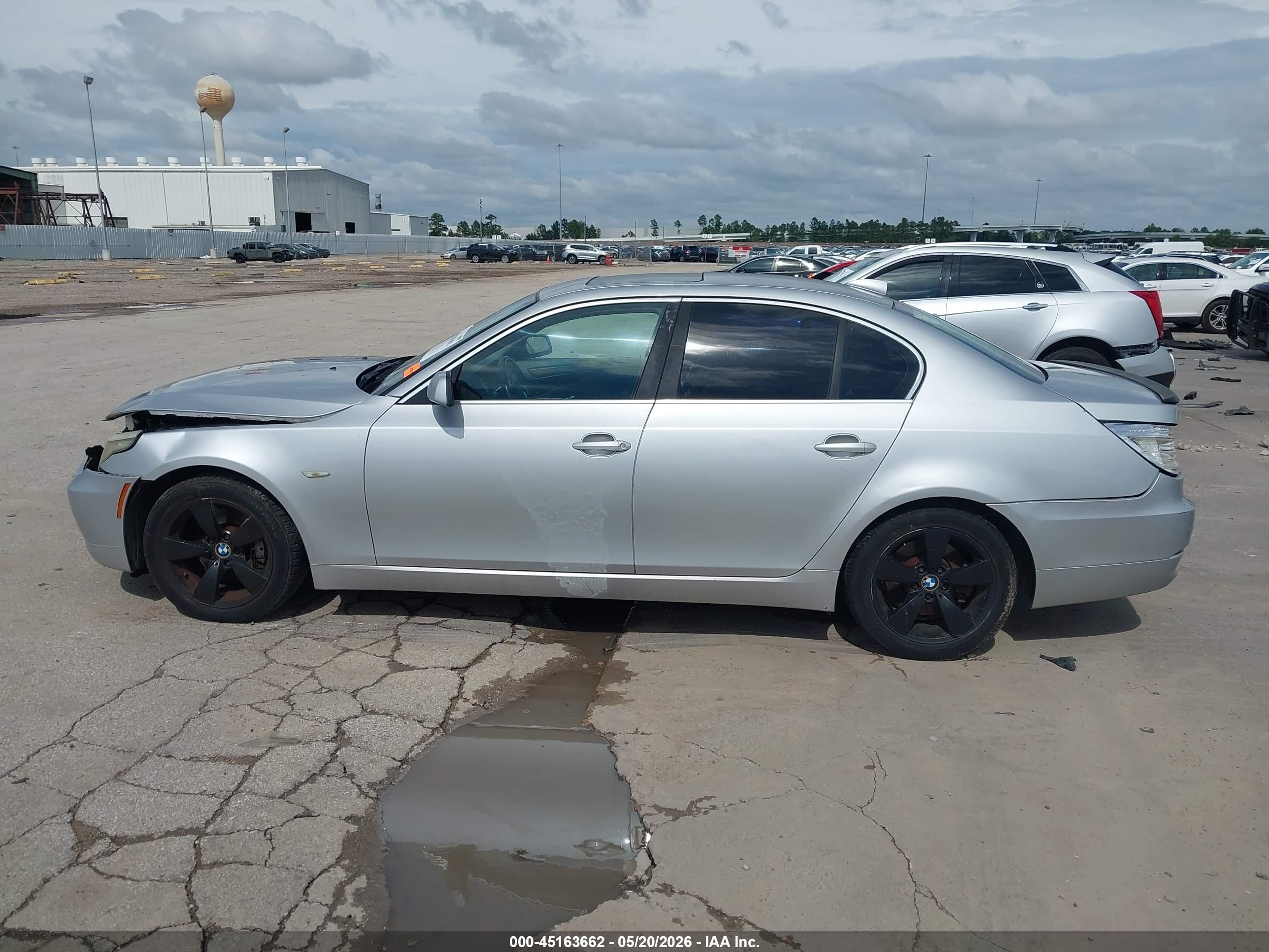 2008 Bmw 528i Silver vin: WBANU53518CT08655