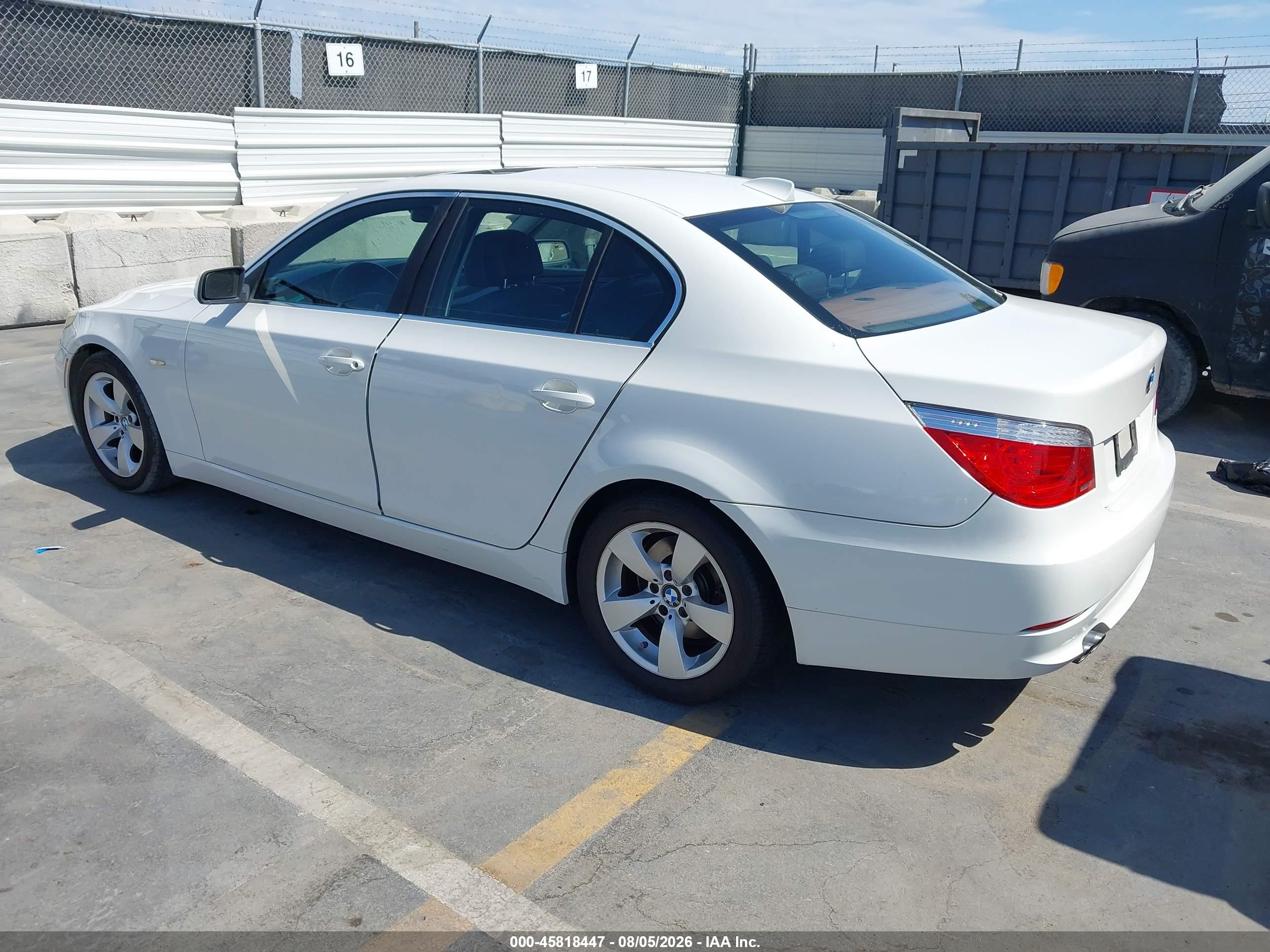 2008 Bmw 528i   Белый vin: WBANU53518CT09367