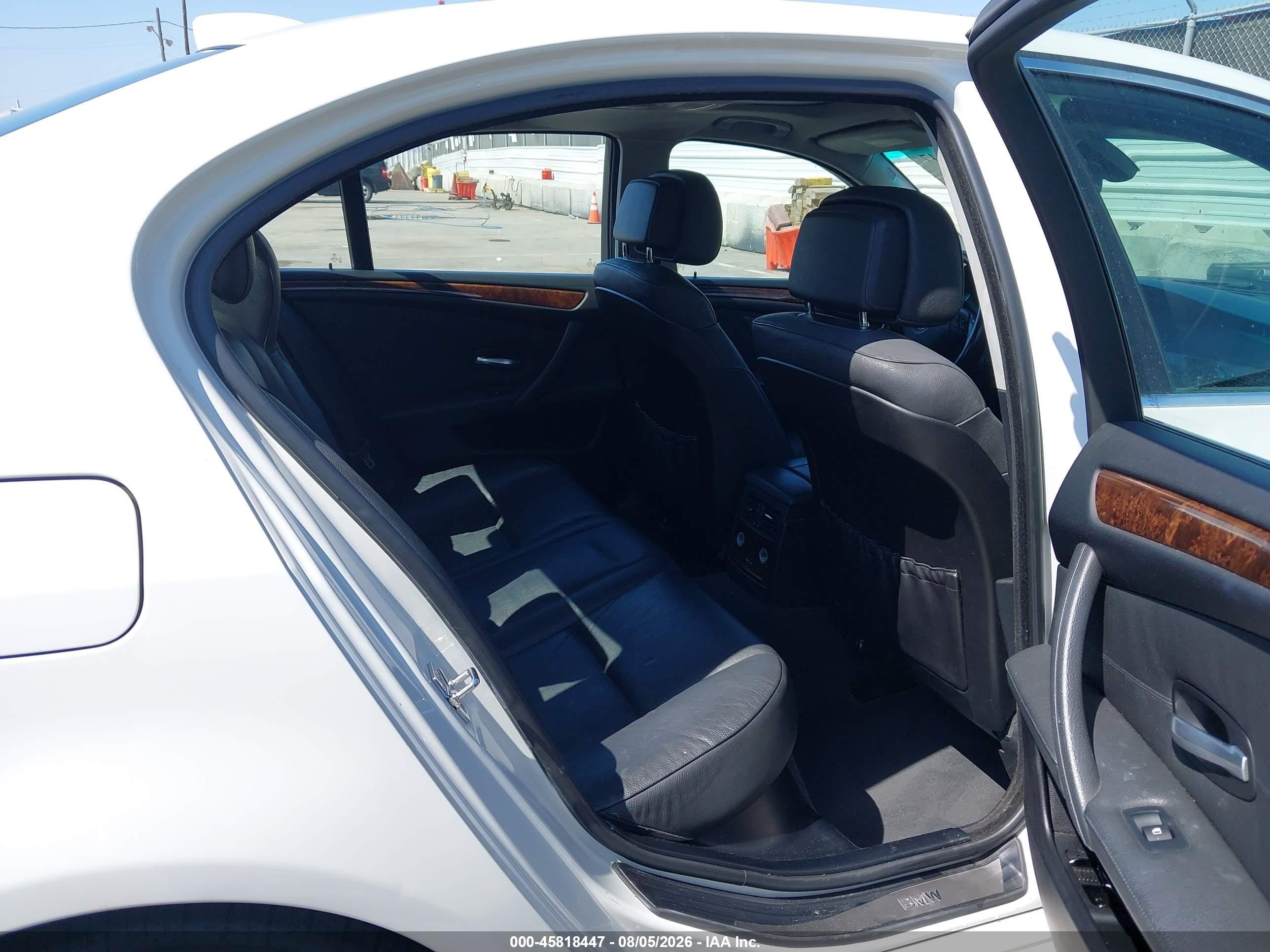 2008 Bmw 528i   Белый vin: WBANU53518CT09367