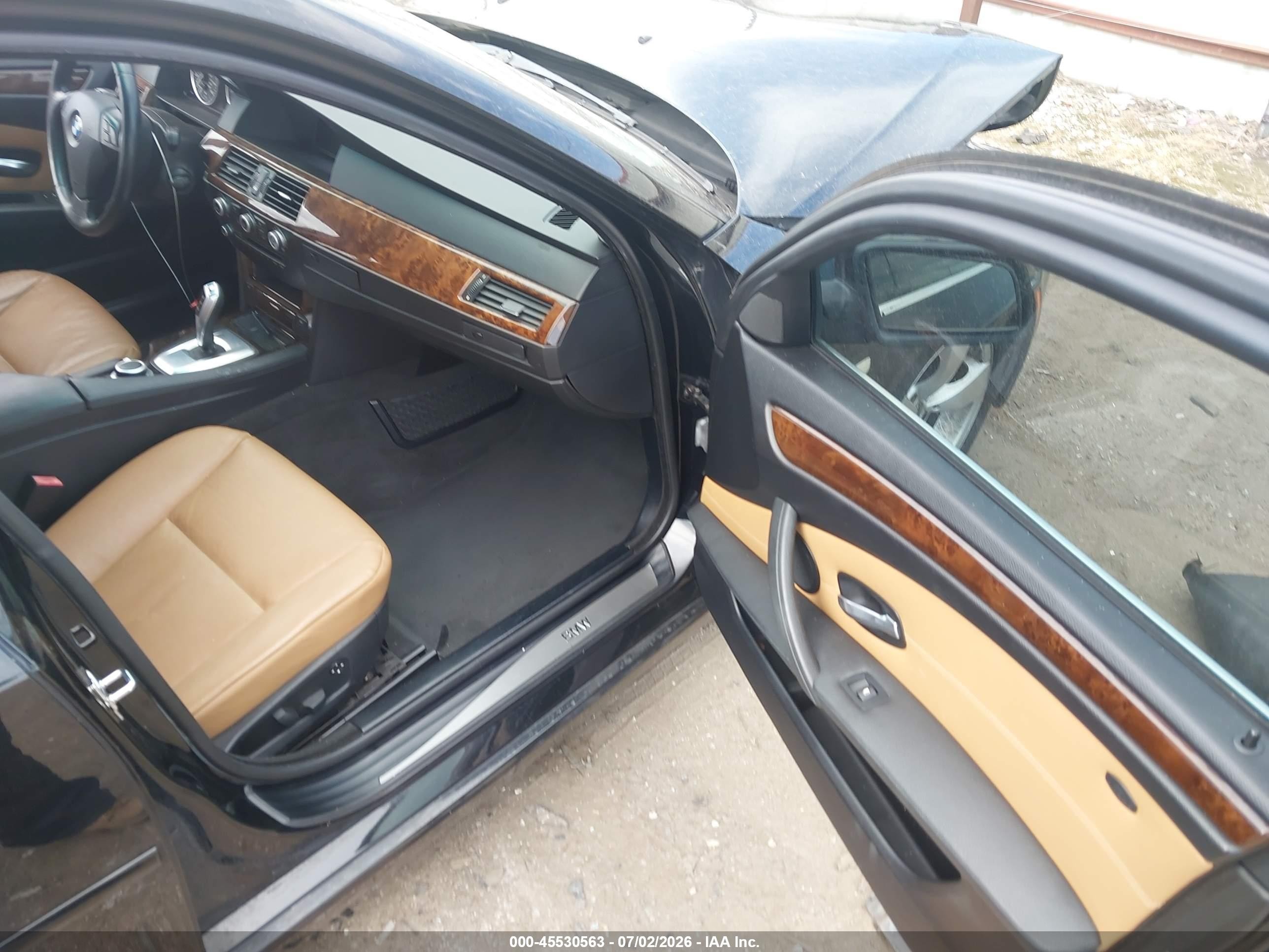 2008 Bmw 528i   Black vin: WBANU53528CT08504