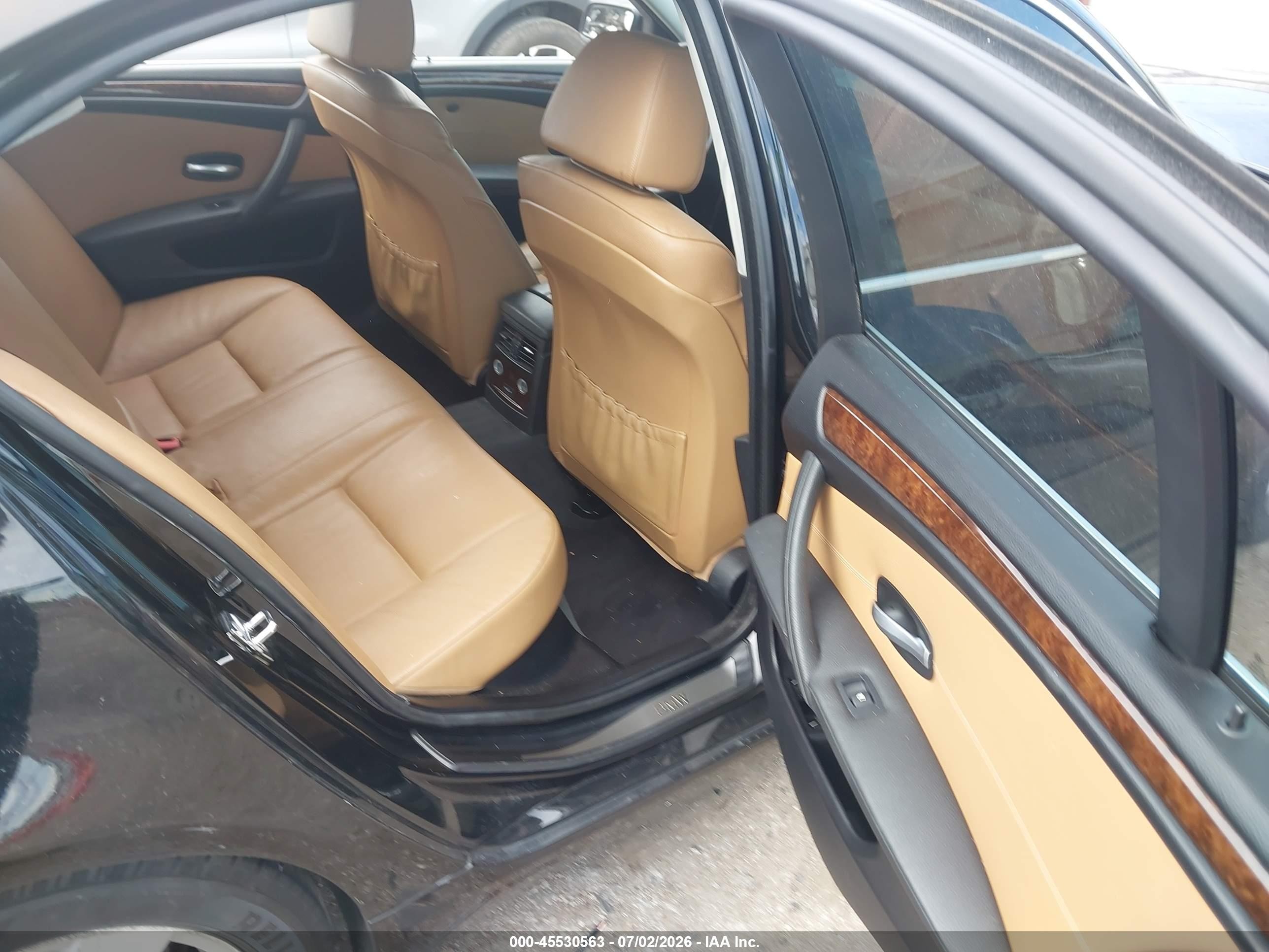2008 Bmw 528i   Black vin: WBANU53528CT08504