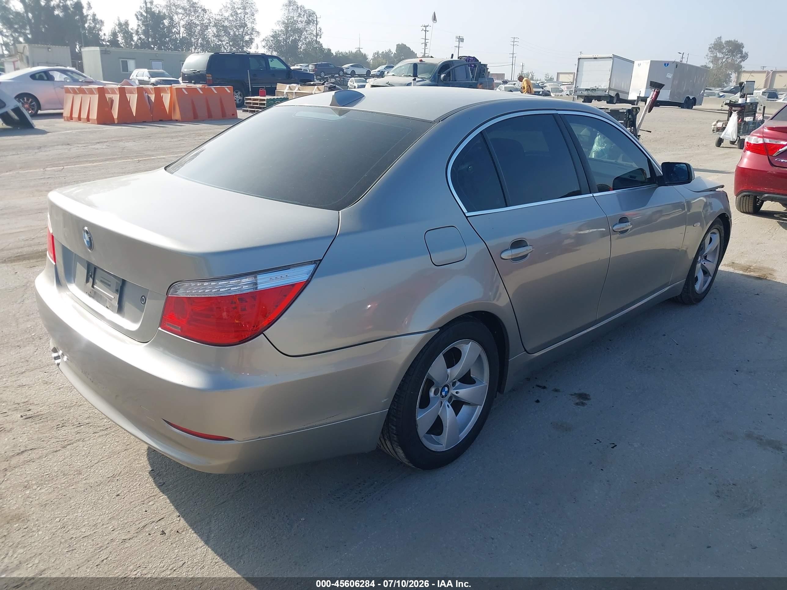 2008 Bmw 528i   Champagne vin: WBANU53538CT05417