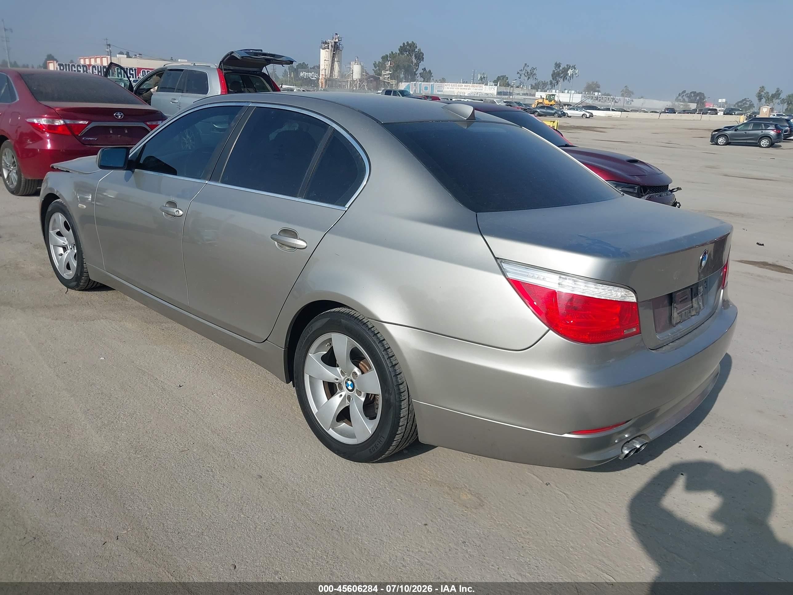 2008 Bmw 528i   Champagne vin: WBANU53538CT05417