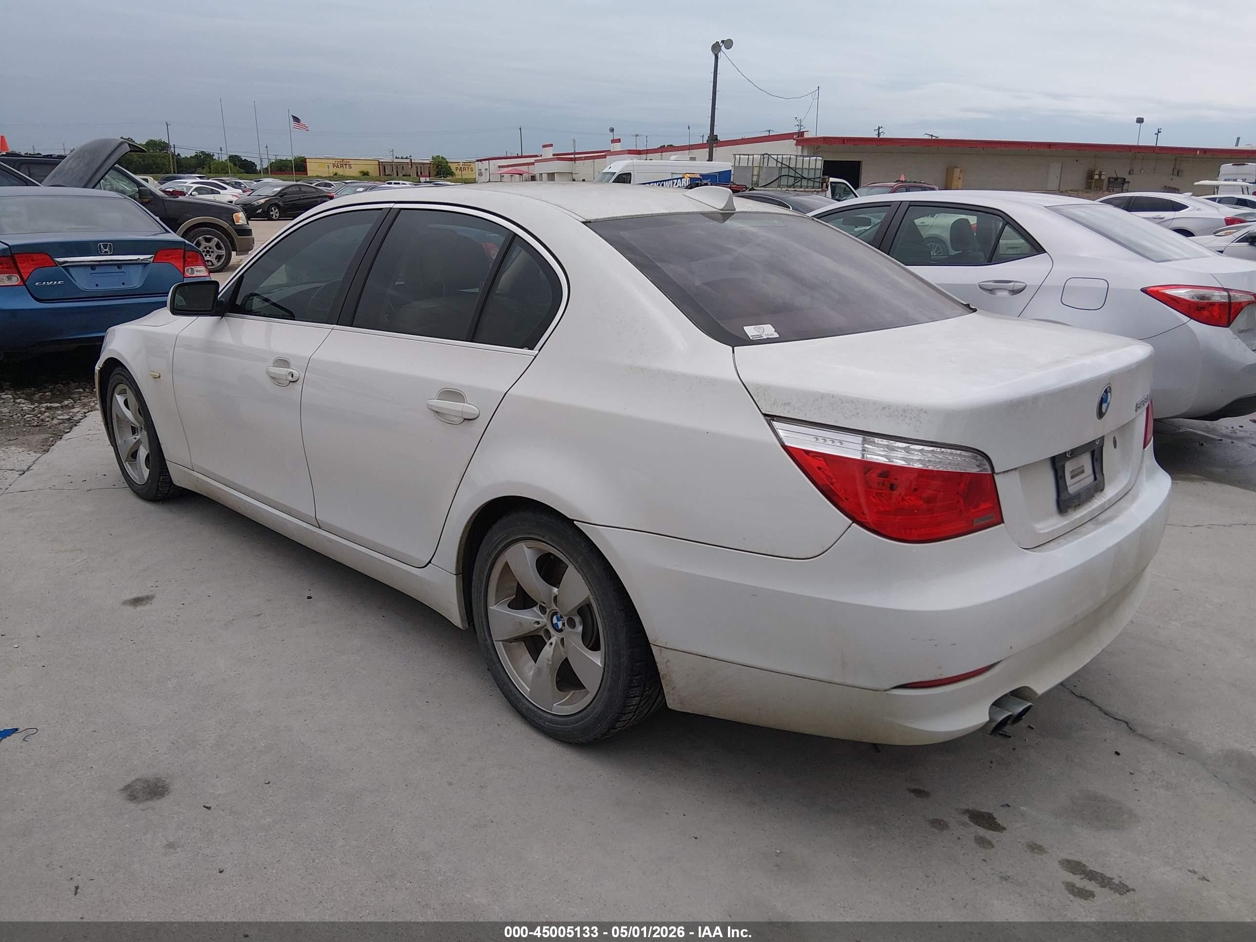 2008 Bmw 528i   White vin: WBANU53548C110622