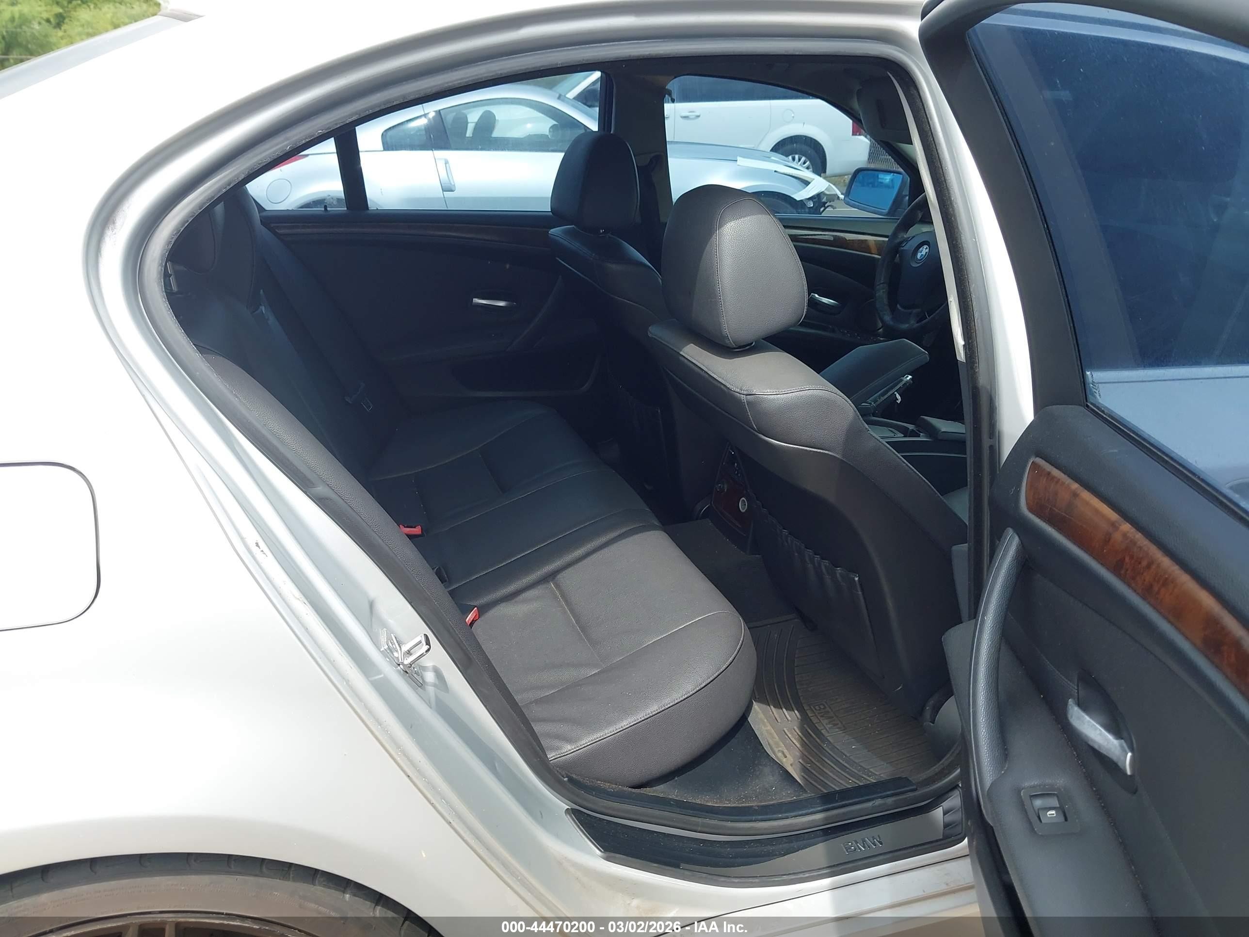 2008 Bmw 528i   Silver vin: WBANU53548CT03367