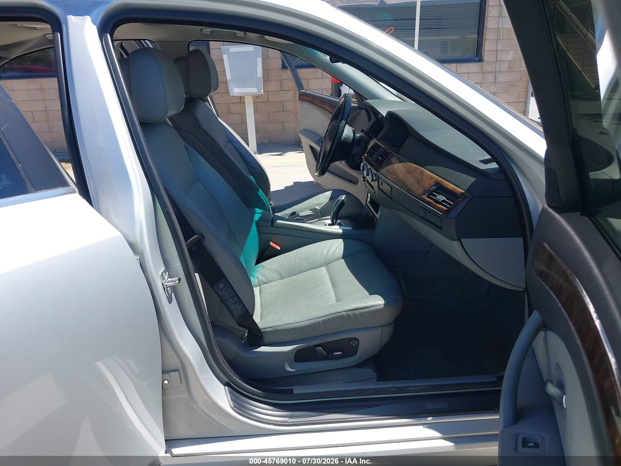 2008 Bmw 528i   Gray vin: WBANU53548CT09914