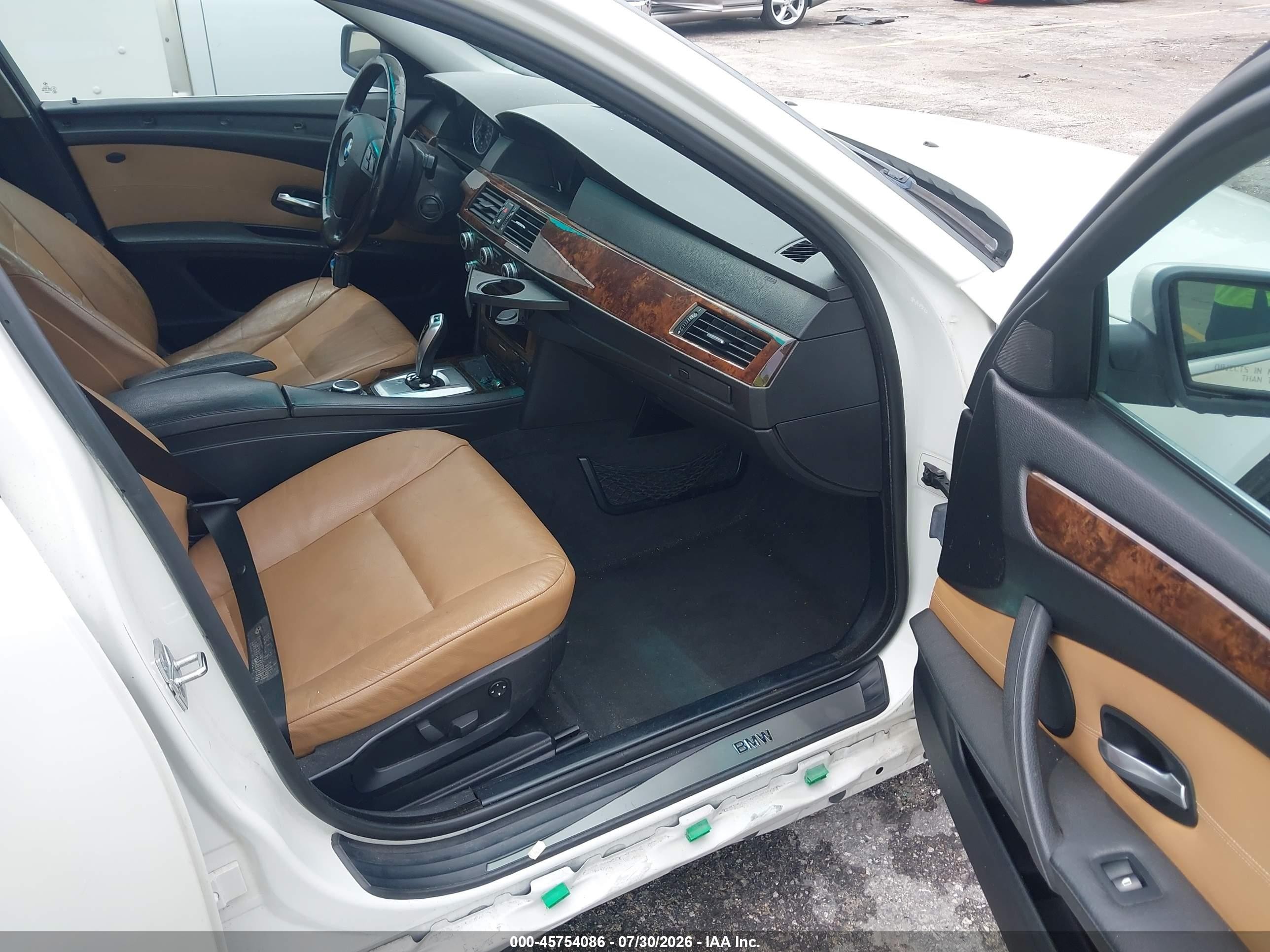 2008 Bmw 528i   White vin: WBANU53548CT11565