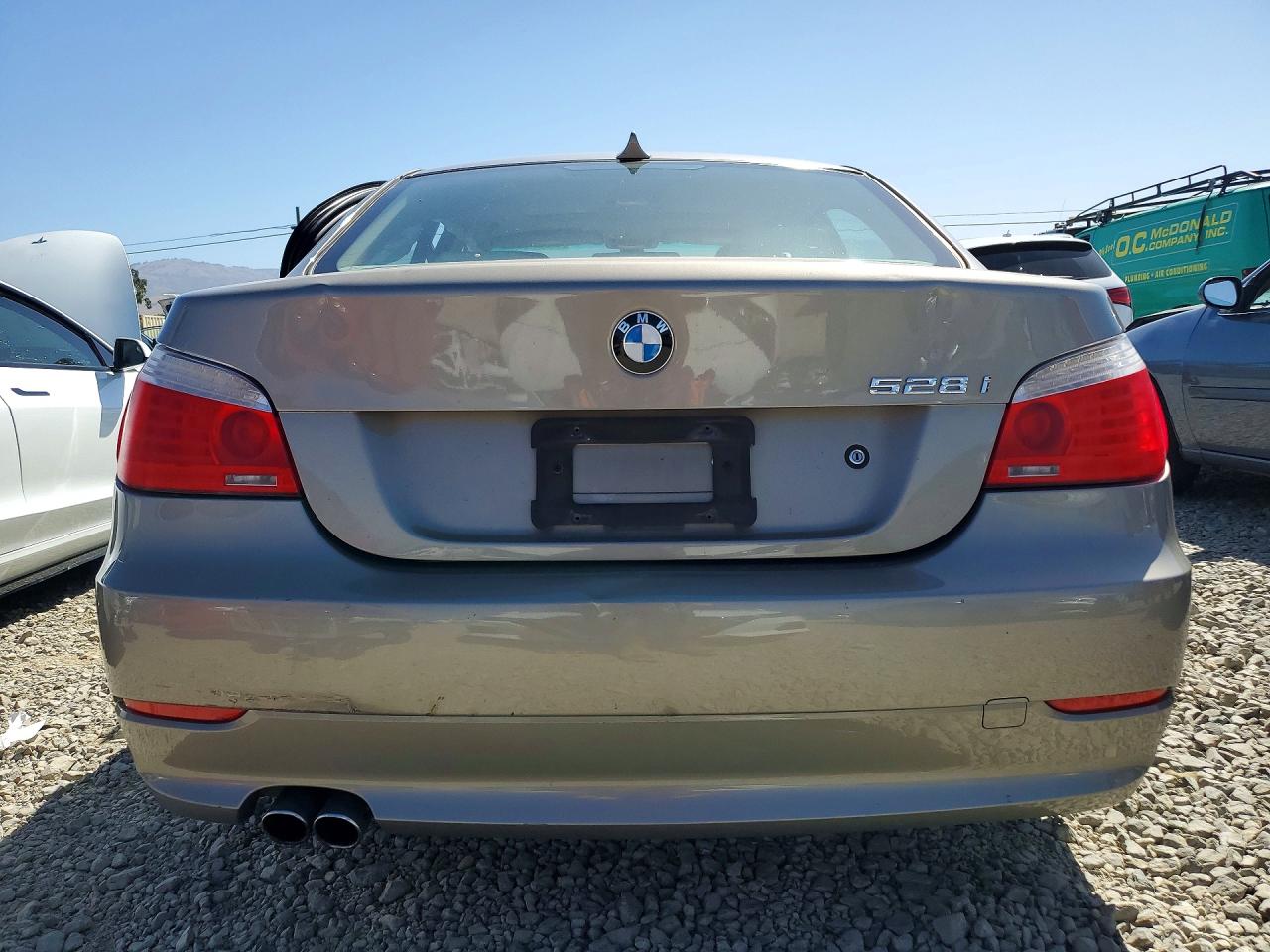 2008 Bmw 528 I Silver vin: WBANU53548CT13431