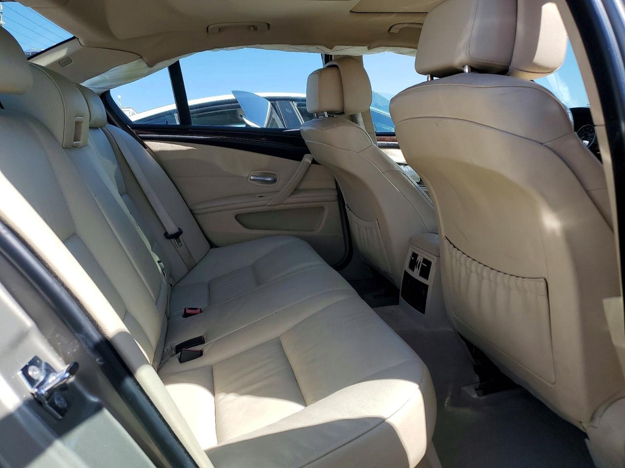 2008 Bmw 528 I Silver vin: WBANU53548CT13431