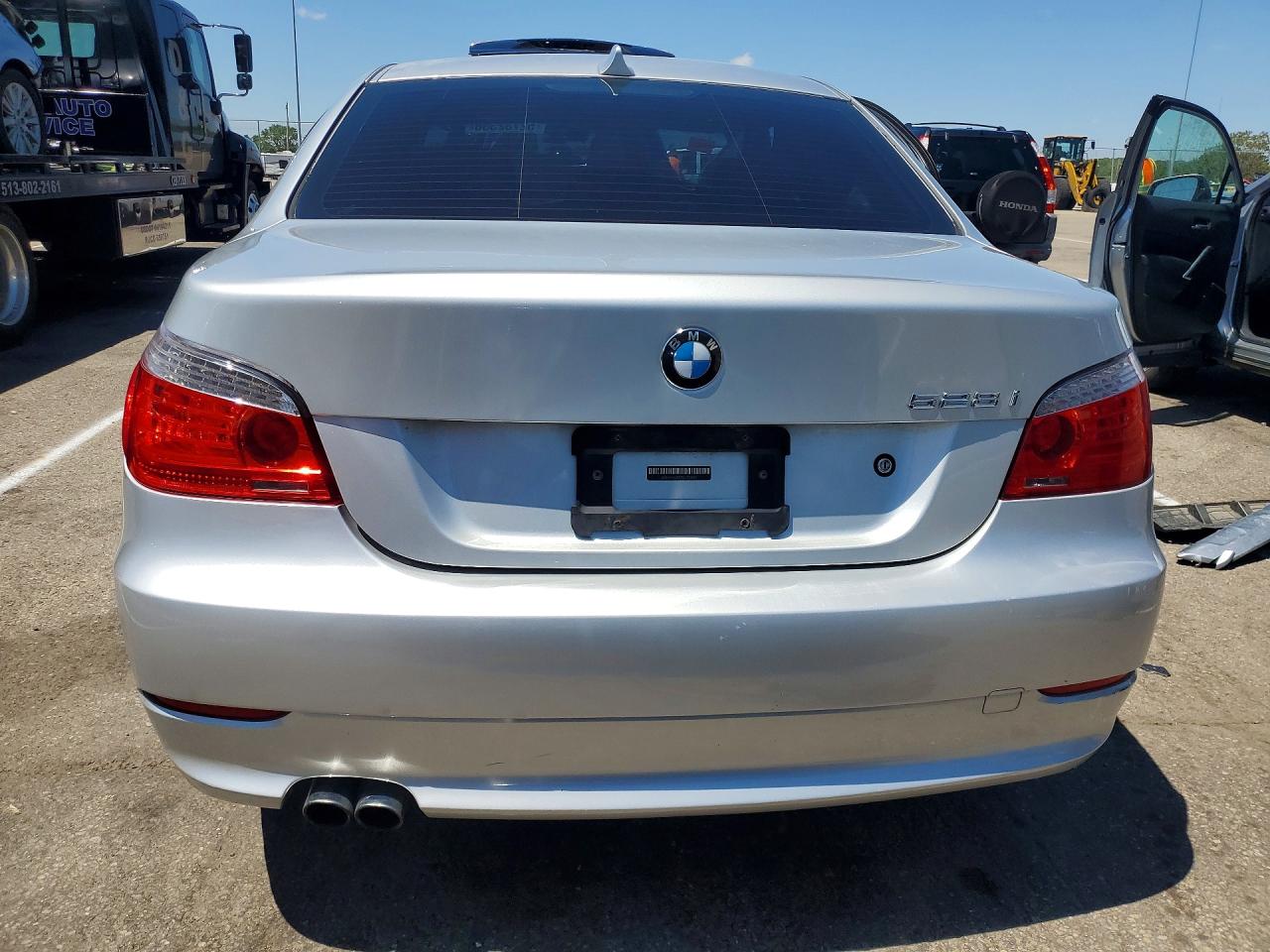 2008 Bmw 528 I Silver vin: WBANU53578CT03282