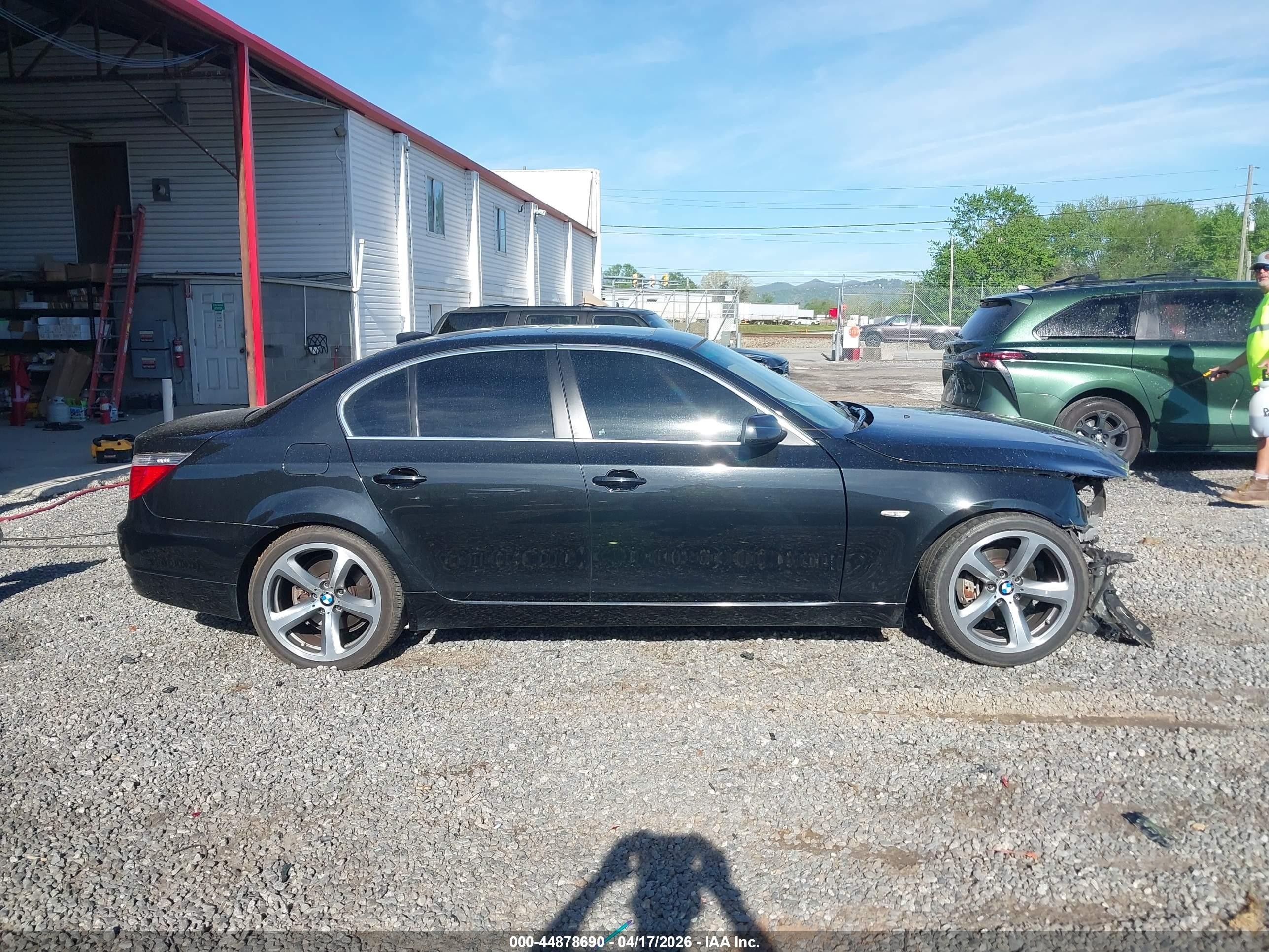 2008 Bmw 528i   Black vin: WBANU53588CT13481