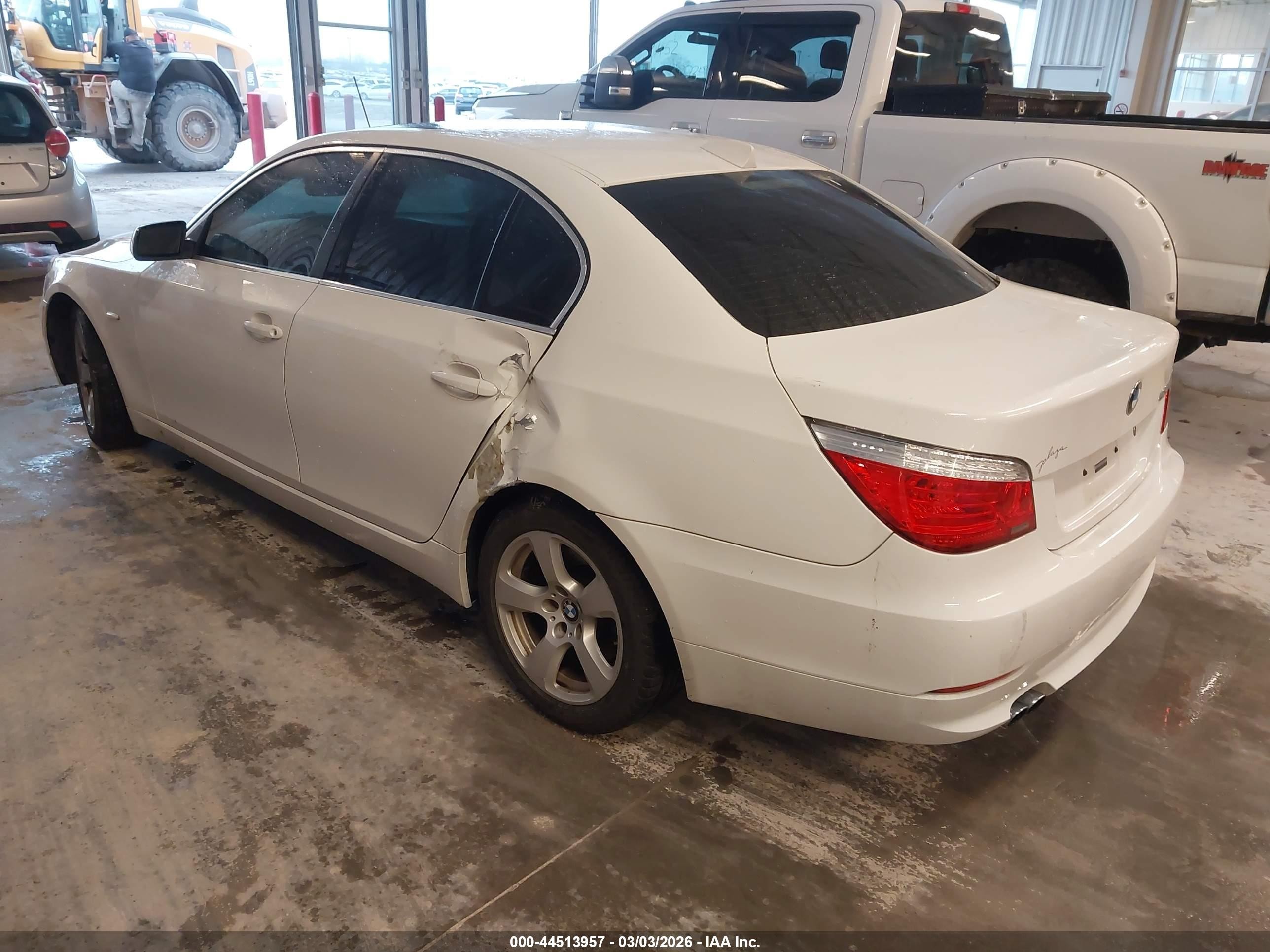 2008 Bmw 528i   White vin: WBANU53598CT02361