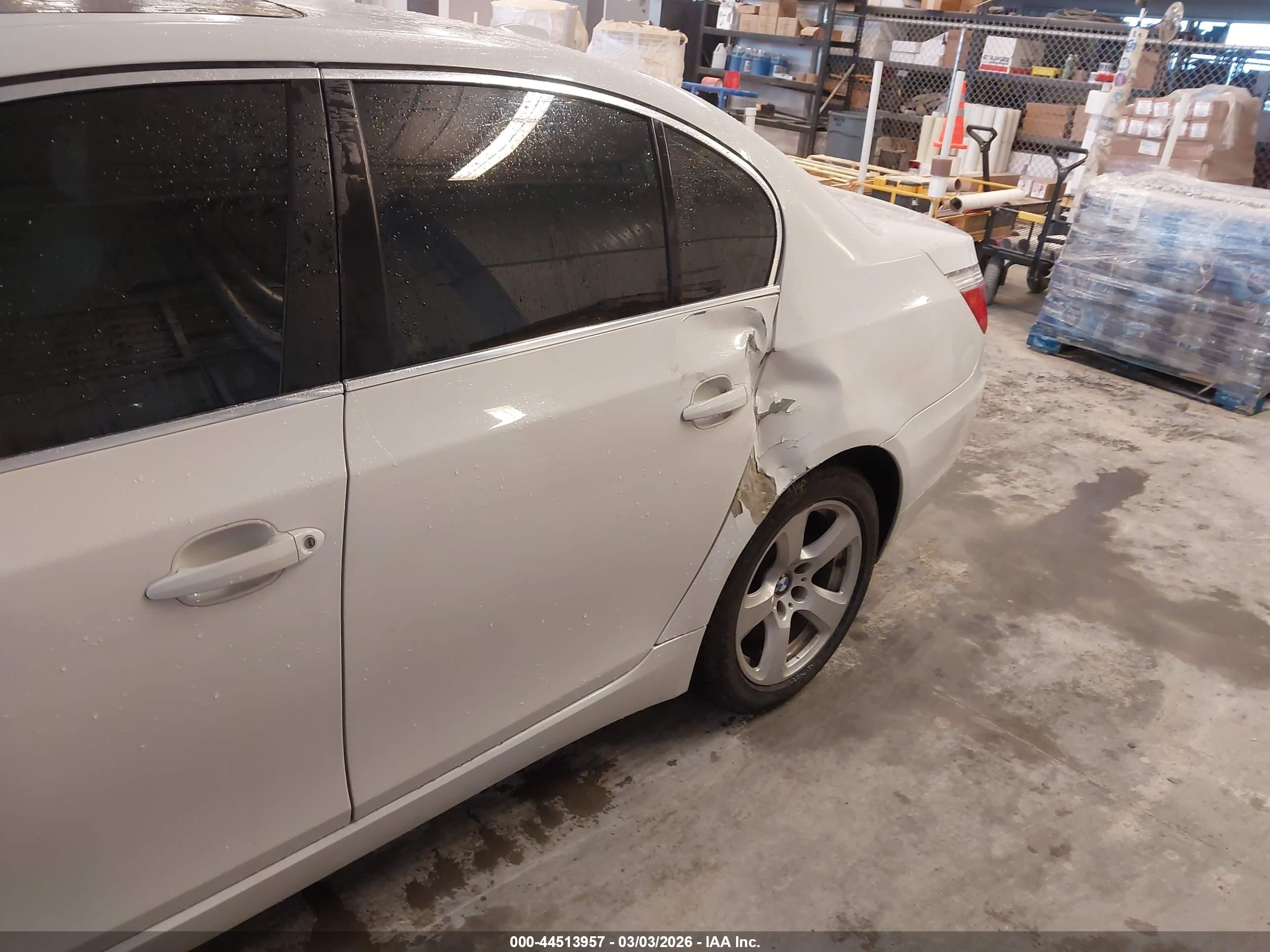 2008 Bmw 528i   White vin: WBANU53598CT02361