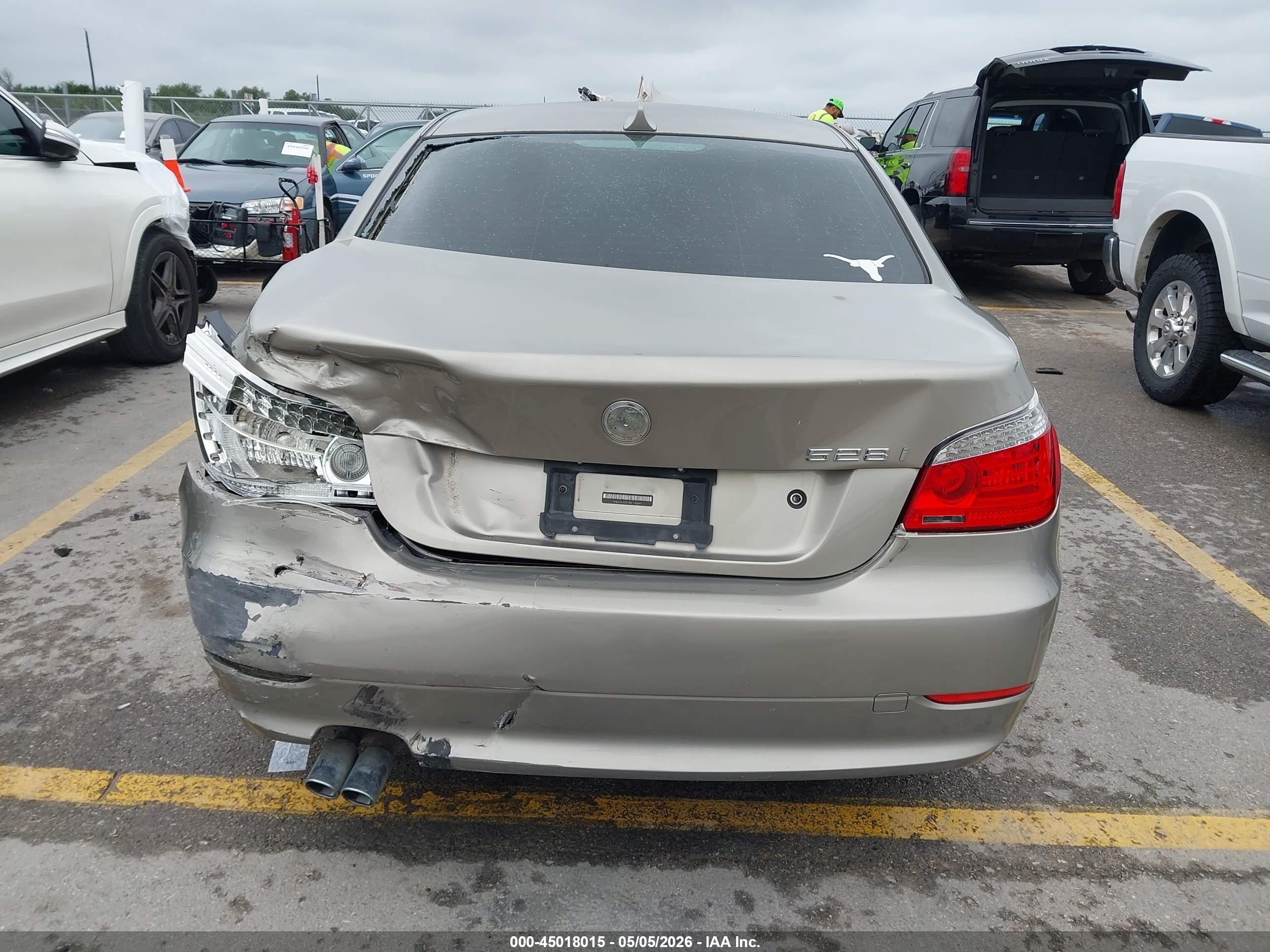 2008 Bmw 528i   Gold vin: WBANU53598CT05289