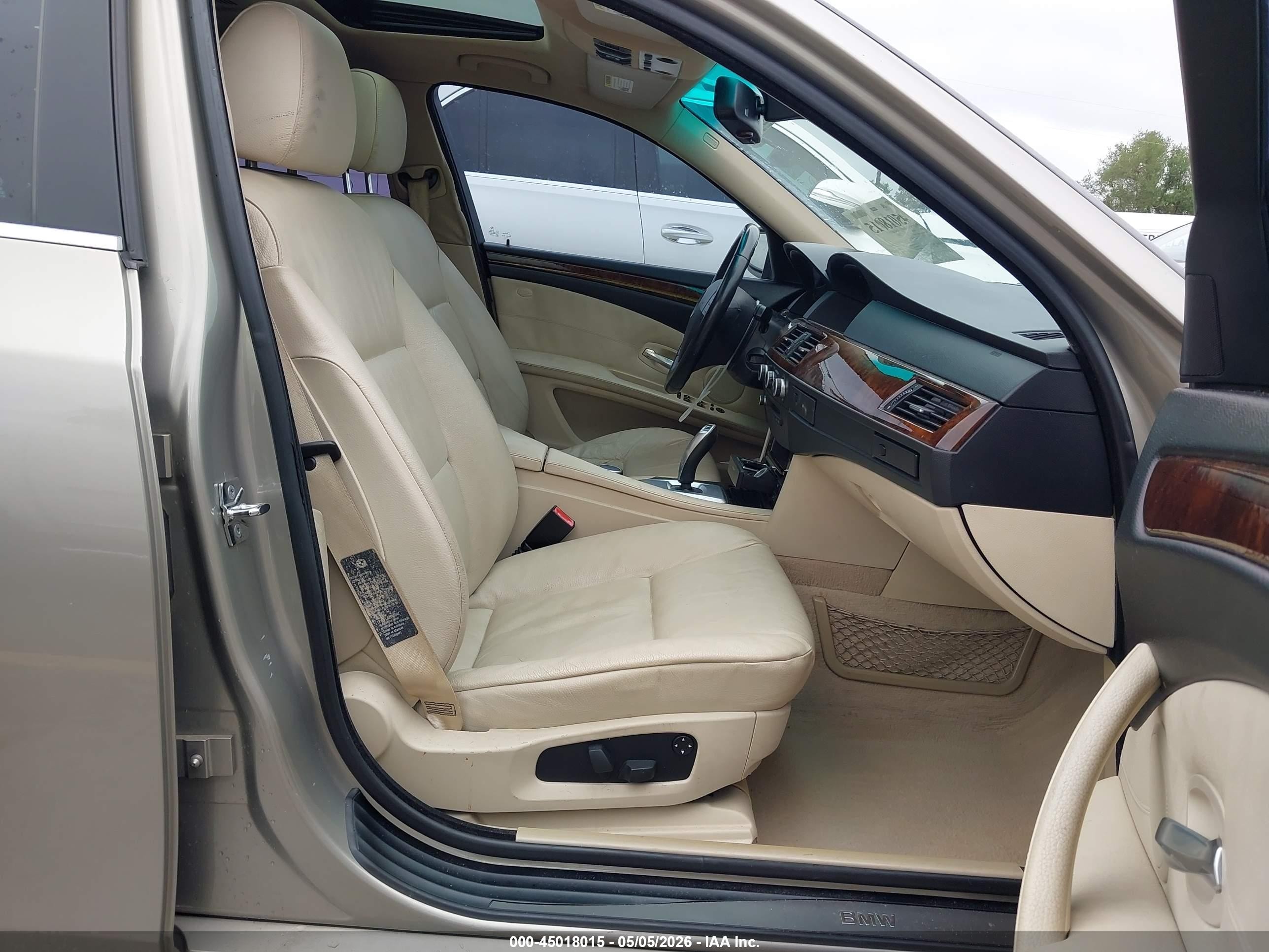 2008 Bmw 528i   Gold vin: WBANU53598CT05289