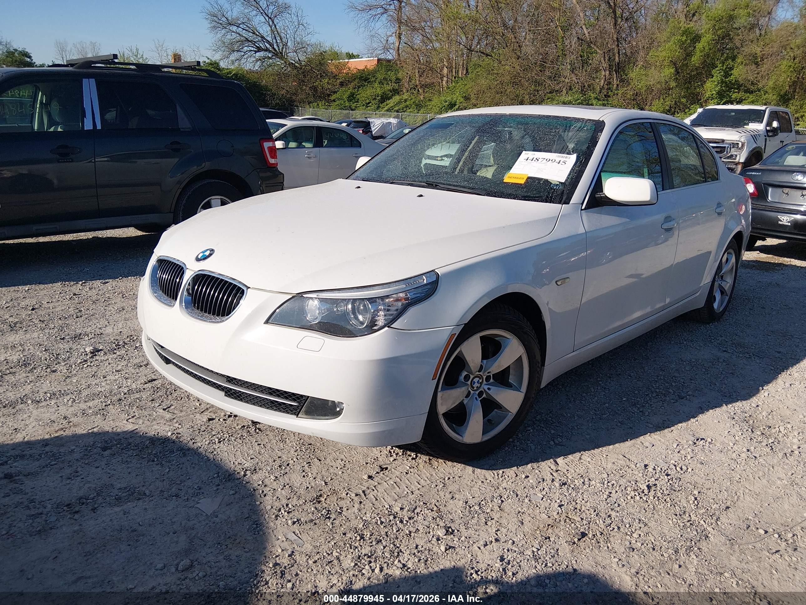 2008 Bmw 528i   White vin: WBANU53598CT07530