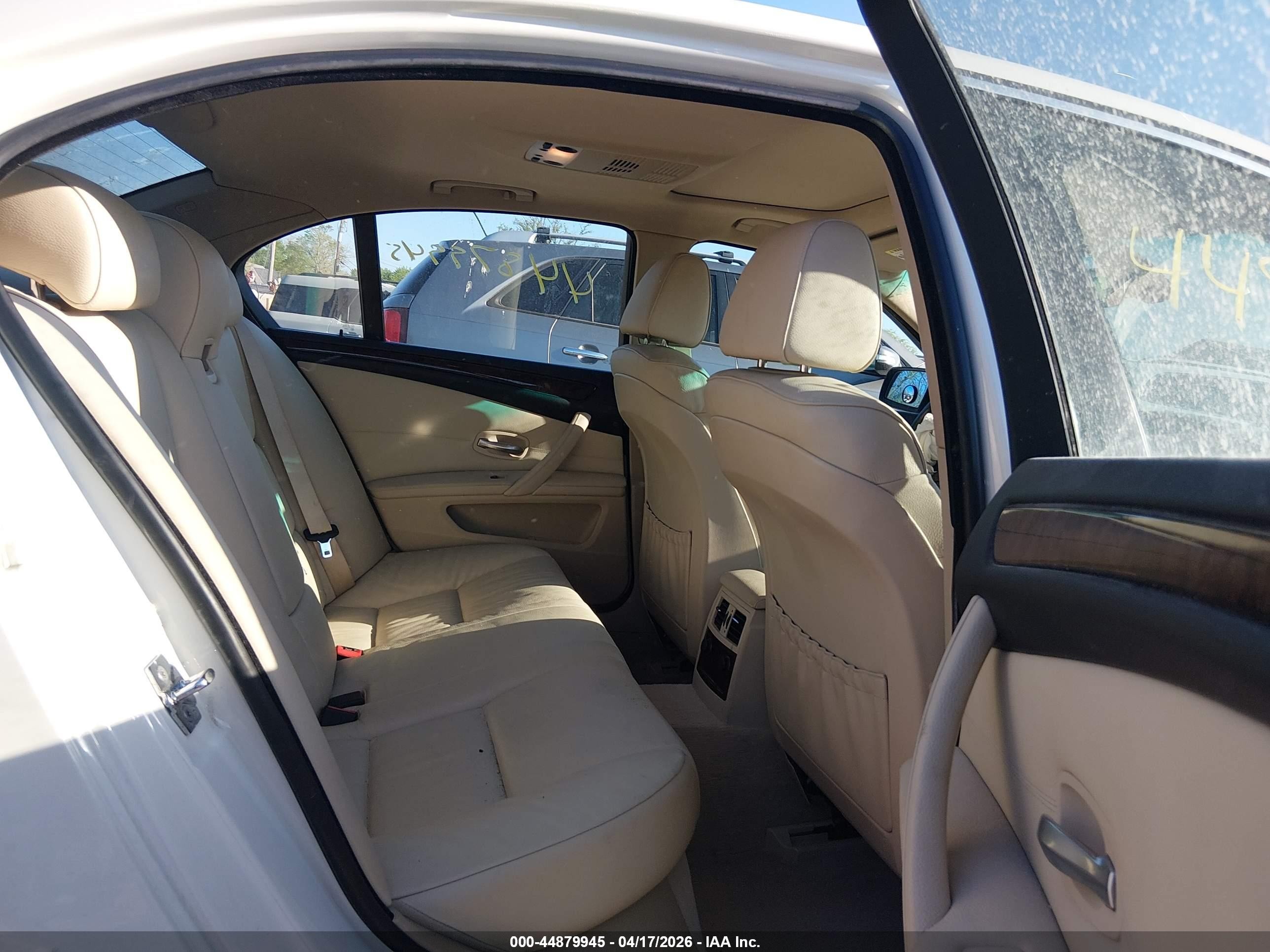 2008 Bmw 528i   White vin: WBANU53598CT07530