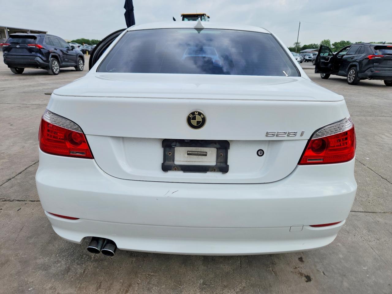 2008 Bmw 528 I White vin: WBANU535X8BY65151