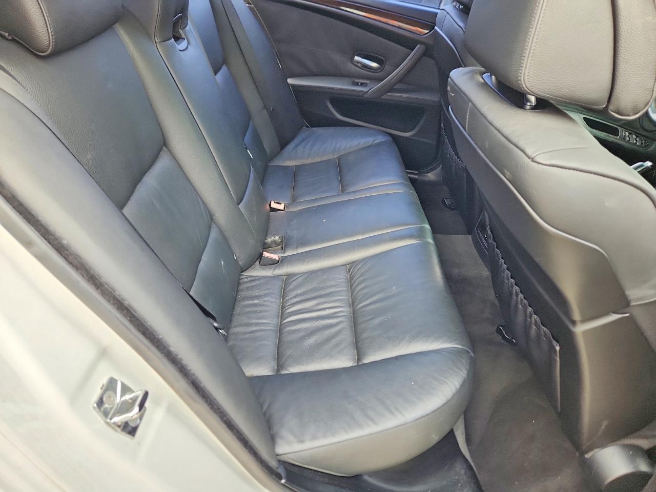 2008 Bmw 528 I White vin: WBANU535X8BY65151
