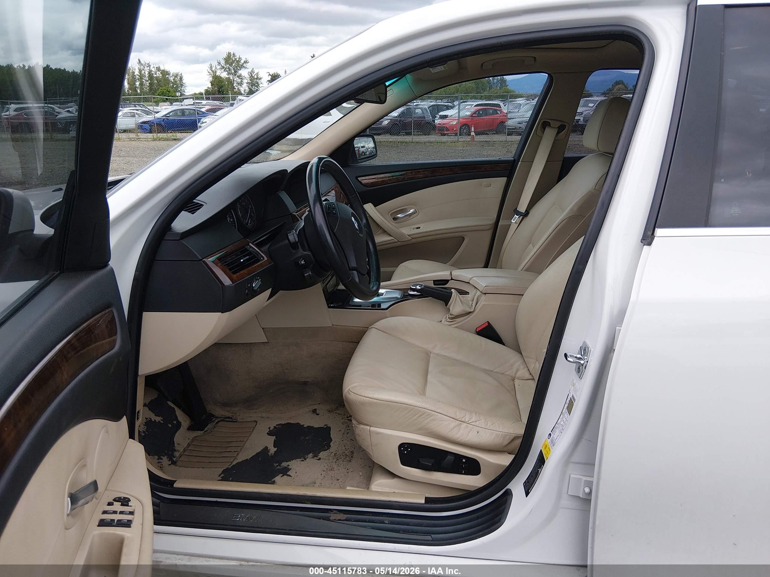 2008 Bmw 528i   White vin: WBANU535X8CT04314