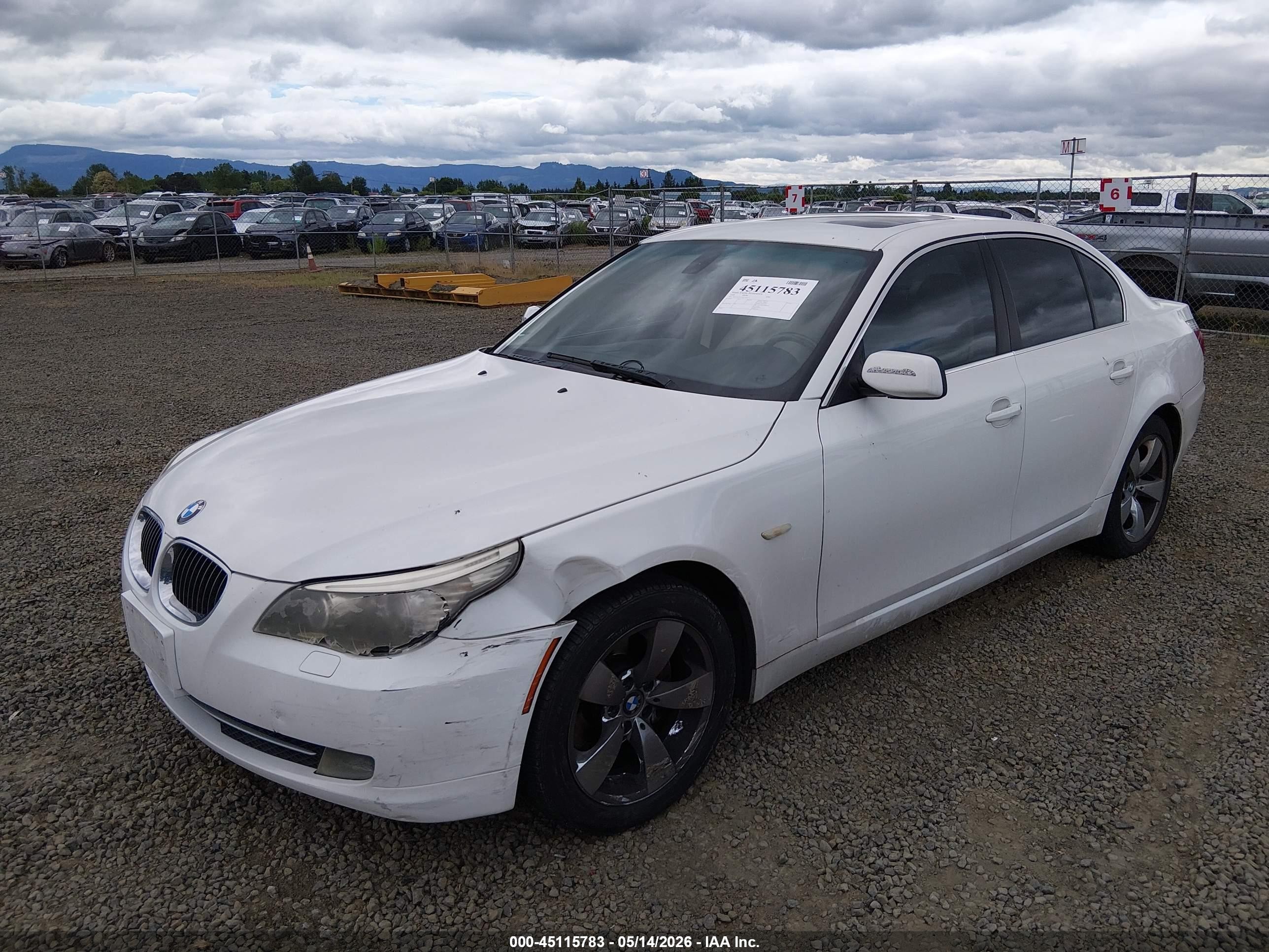 2008 Bmw 528i   White vin: WBANU535X8CT04314