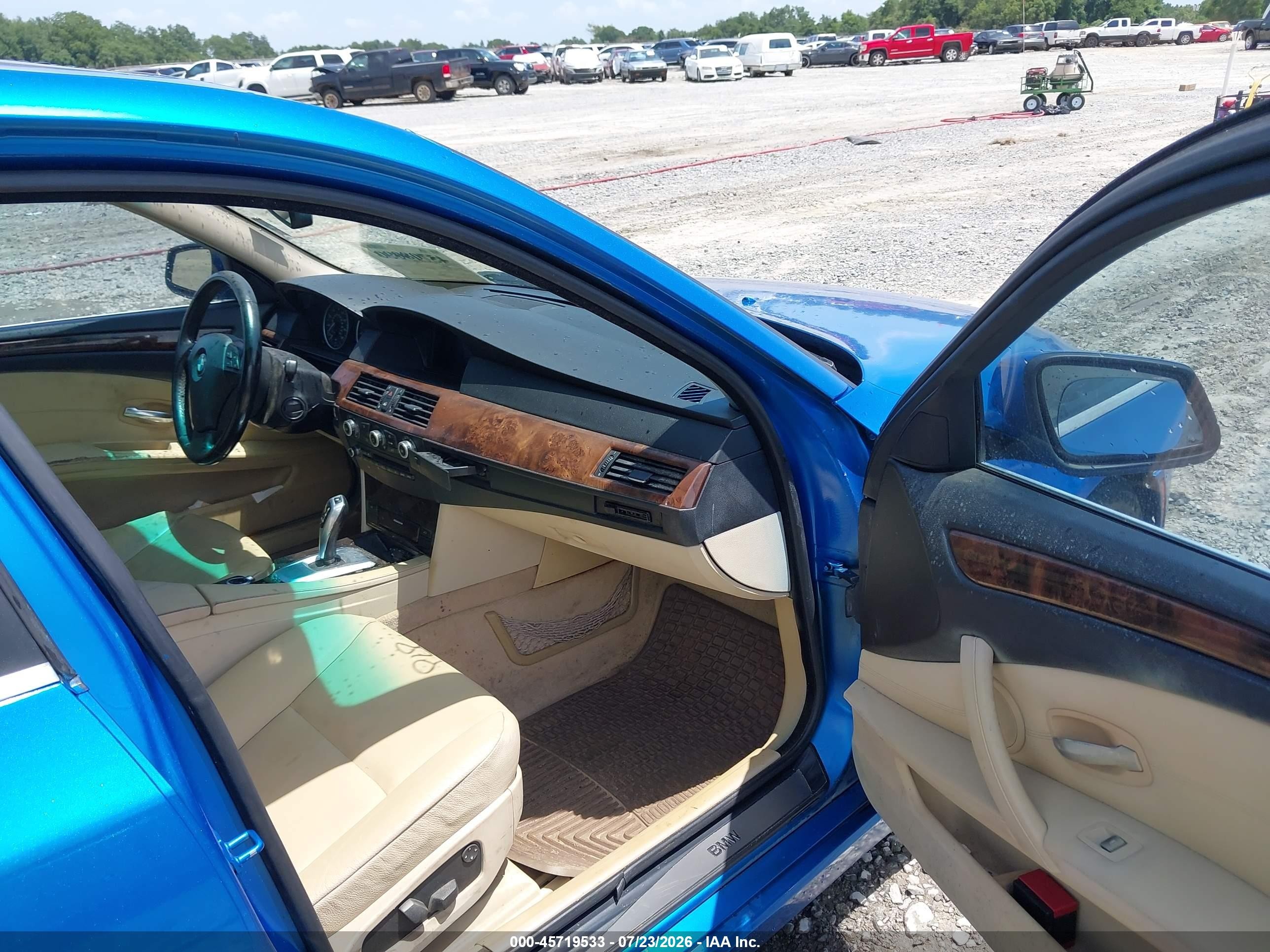 2010 Bmw 528i   Blue vin: WBANU5C51AC365833