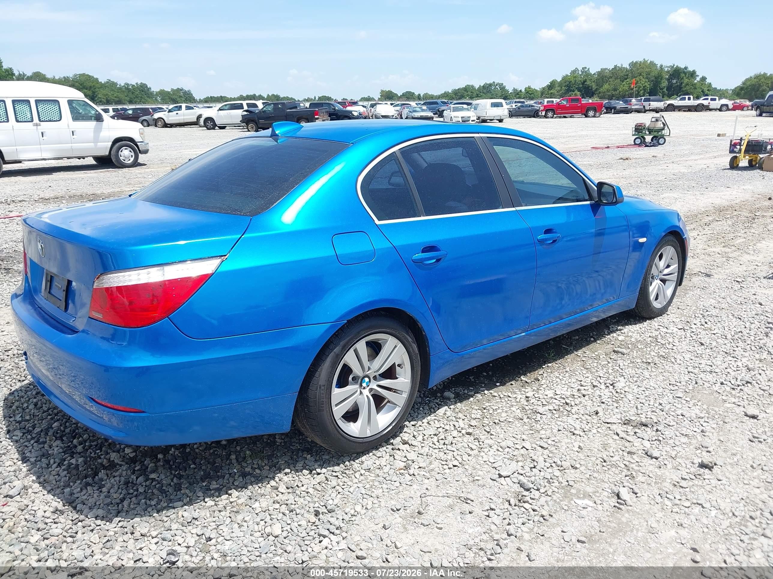 2010 Bmw 528i   Blue vin: WBANU5C51AC365833