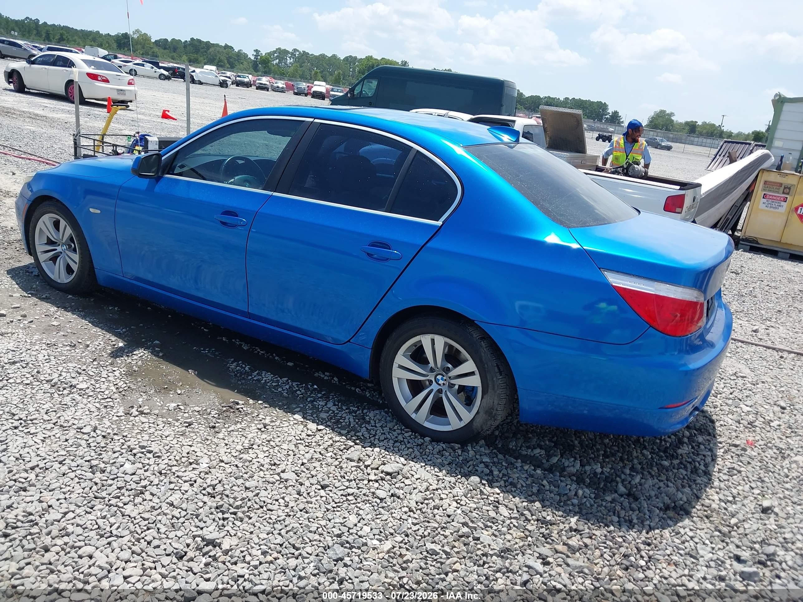 2010 Bmw 528i   Blue vin: WBANU5C51AC365833