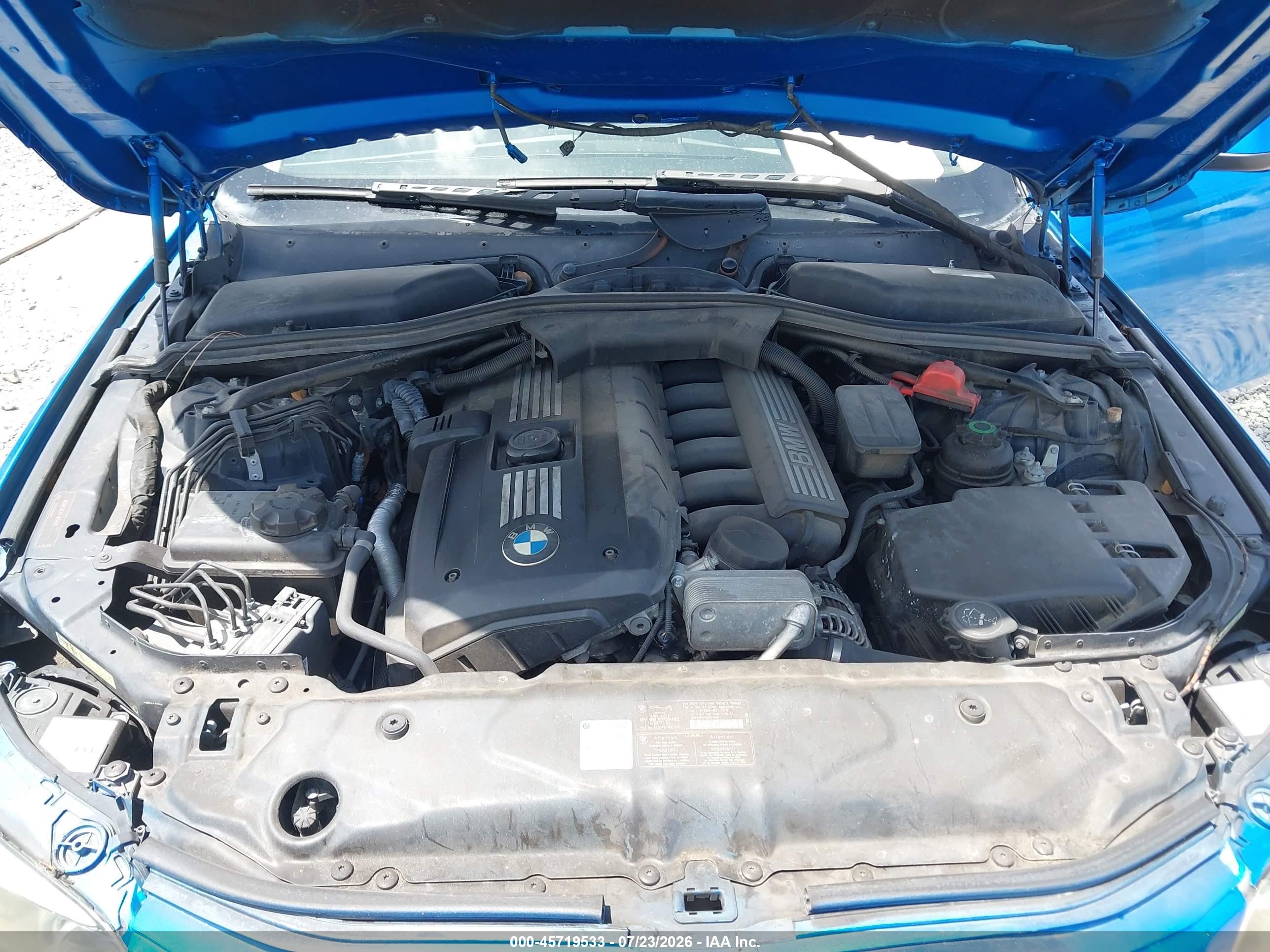 2010 Bmw 528i   Blue vin: WBANU5C51AC365833