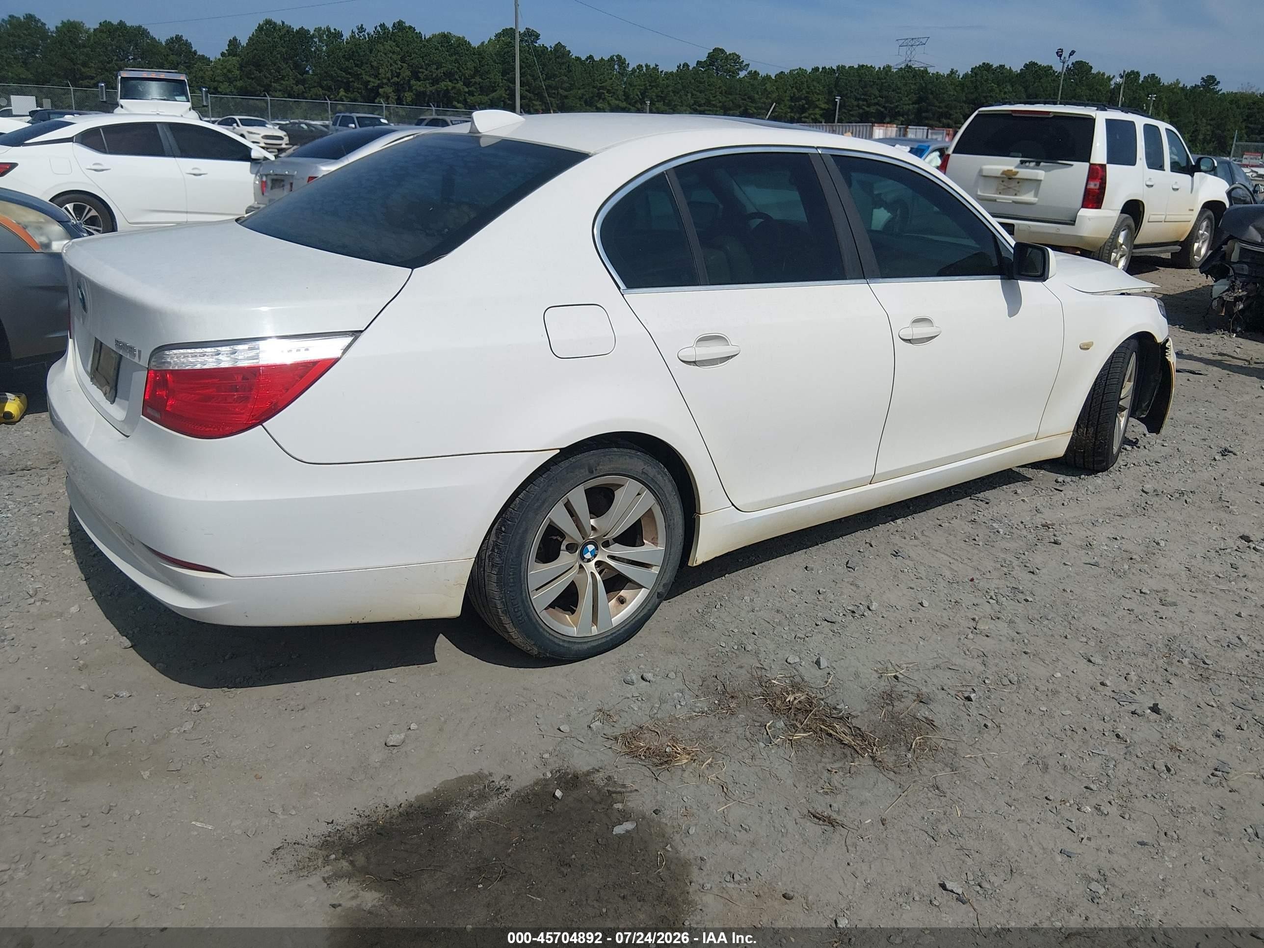 2010 Bmw 528i   Серебряный vin: WBANU5C54AC125496