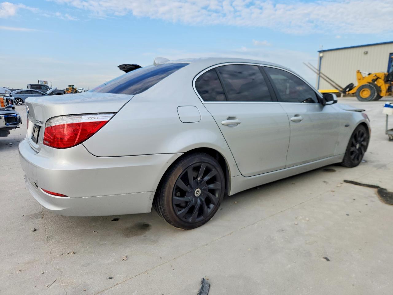 2010 Bmw 528 I Silver vin: WBANU5C54AC364983