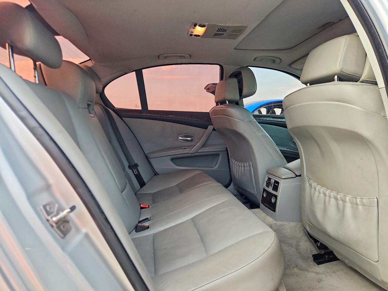 2010 Bmw 528 I Silver vin: WBANU5C54AC364983