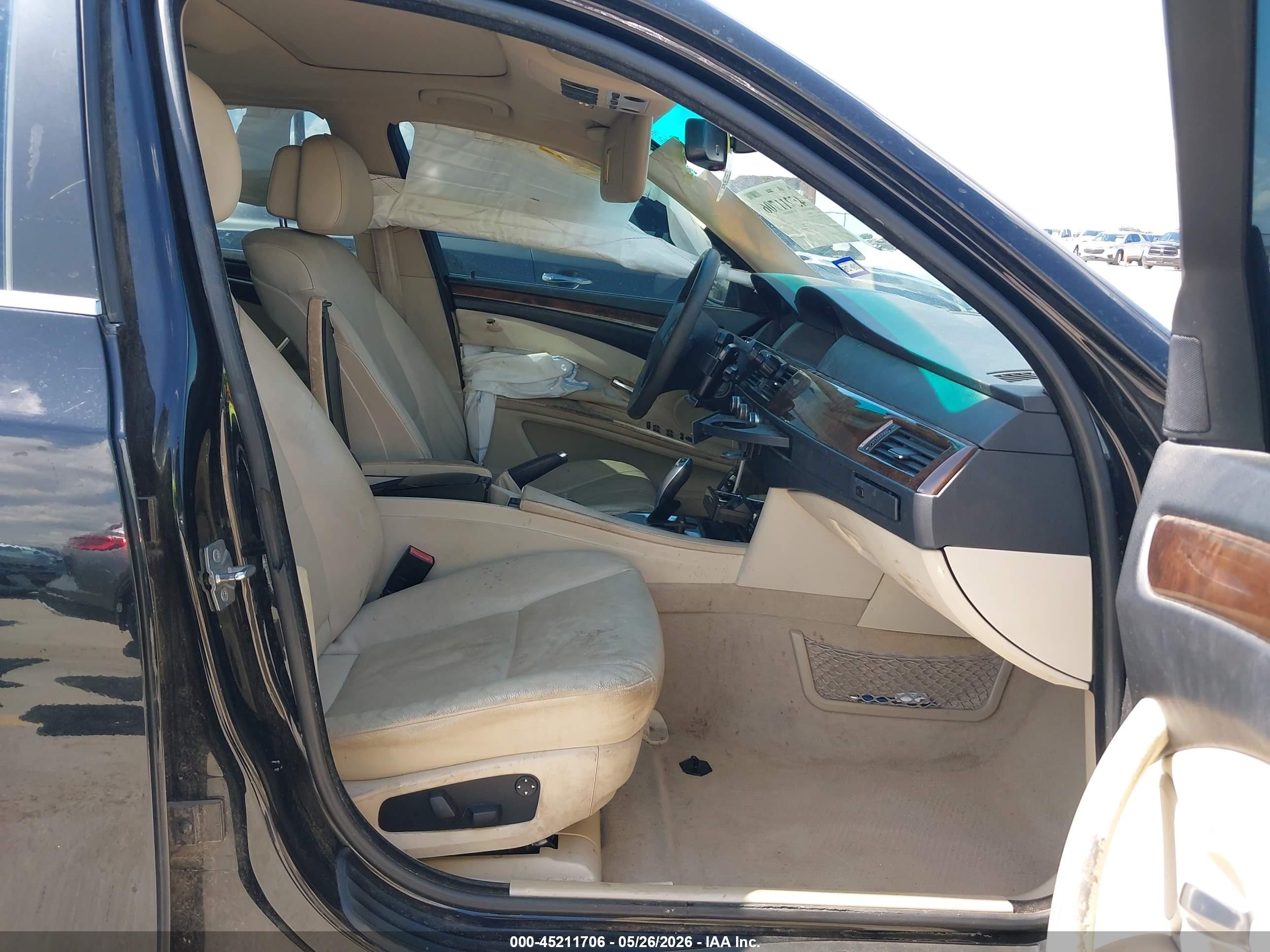 2010 Bmw 528i   Black vin: WBANU5C55AC366337