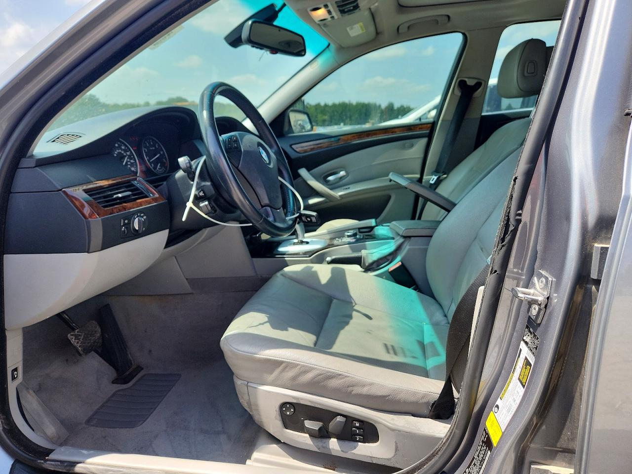 2010 Bmw 528 I Silver vin: WBANU5C57AC460509