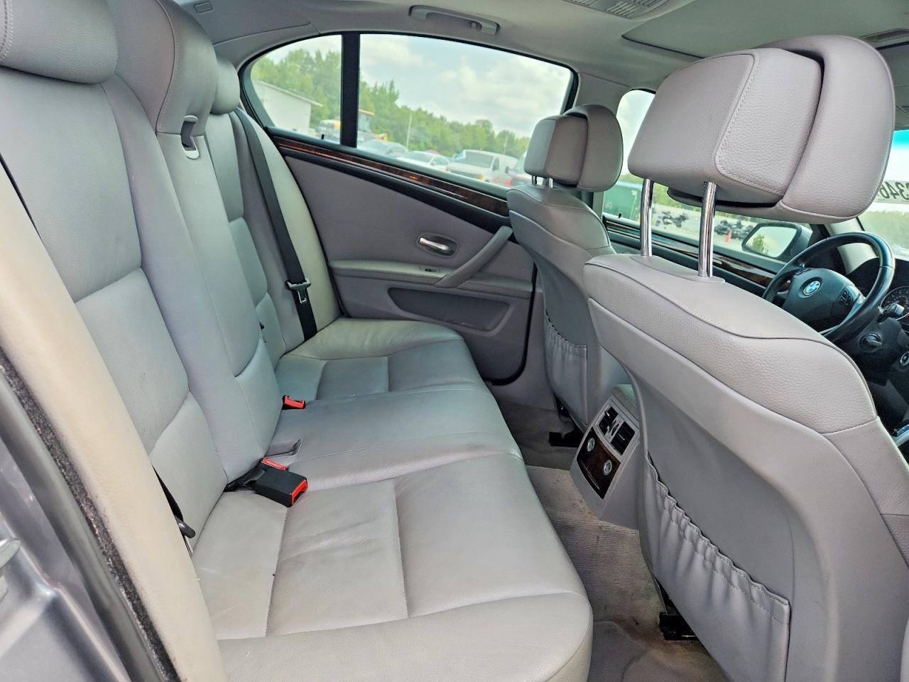 2010 Bmw 528 I Silver vin: WBANU5C57AC460509