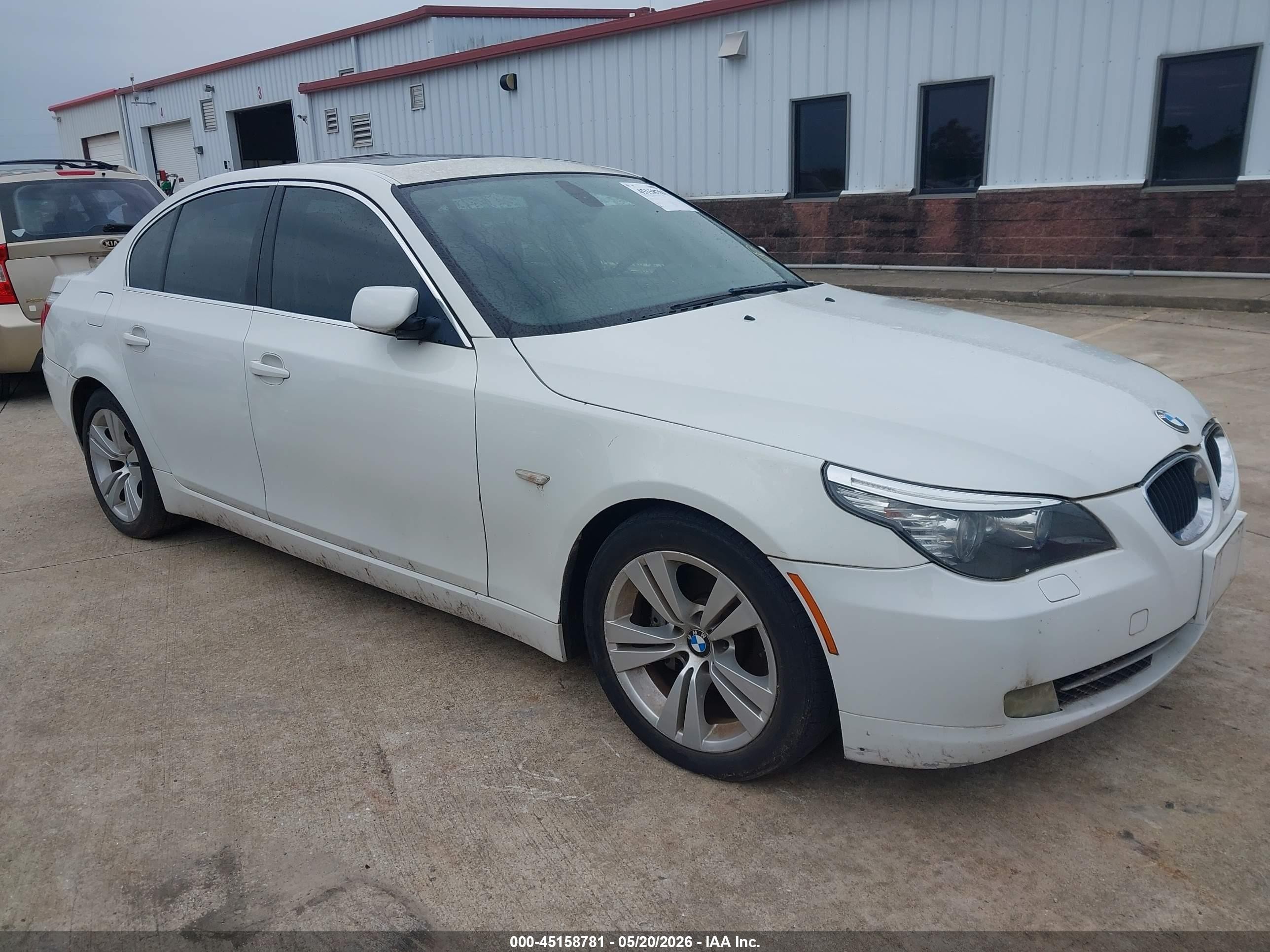 2010 Bmw 528i   White vin: WBANU5C59AC127230