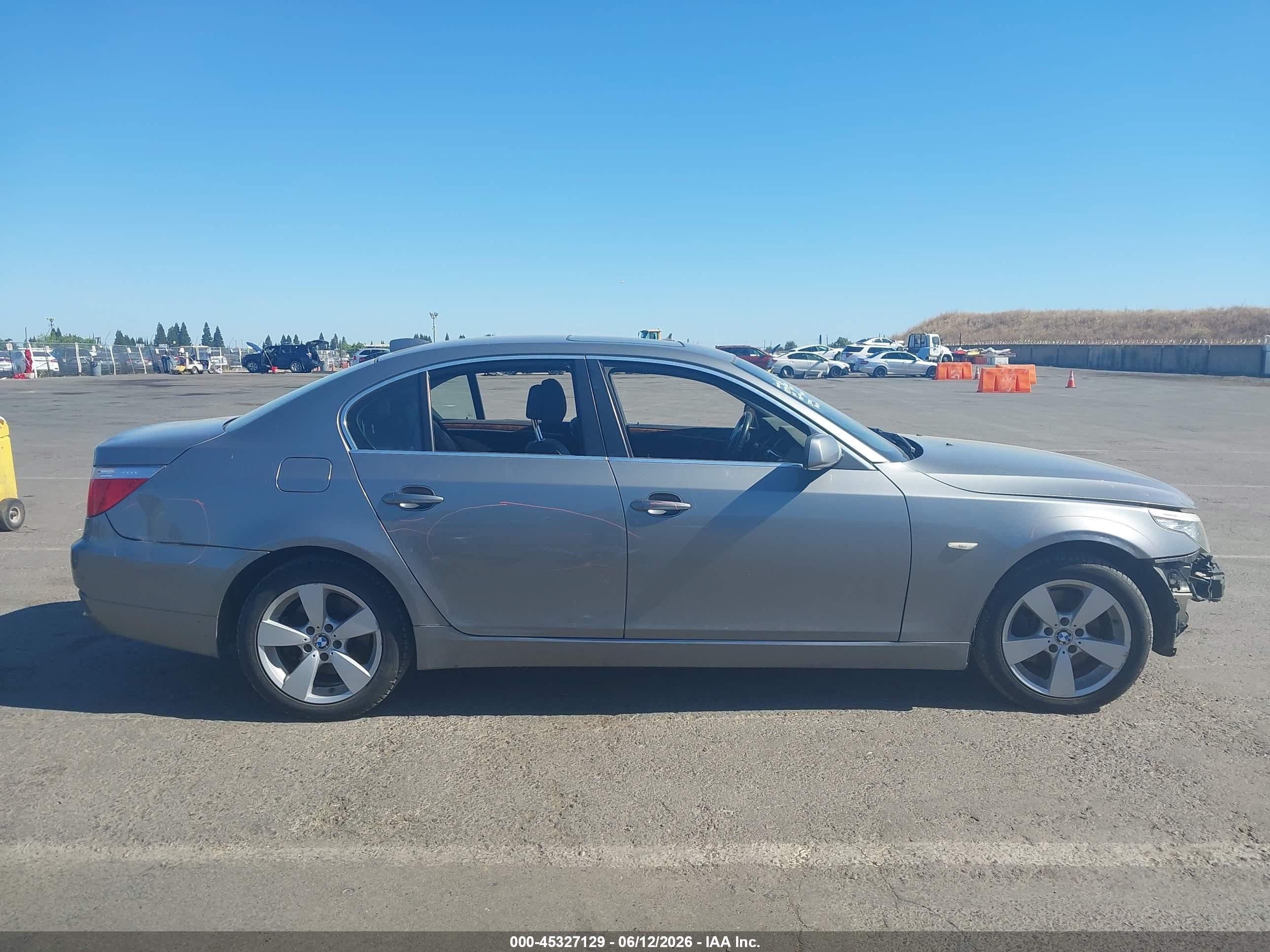 2008 Bmw 528xi   Silver vin: WBANV13518C150159