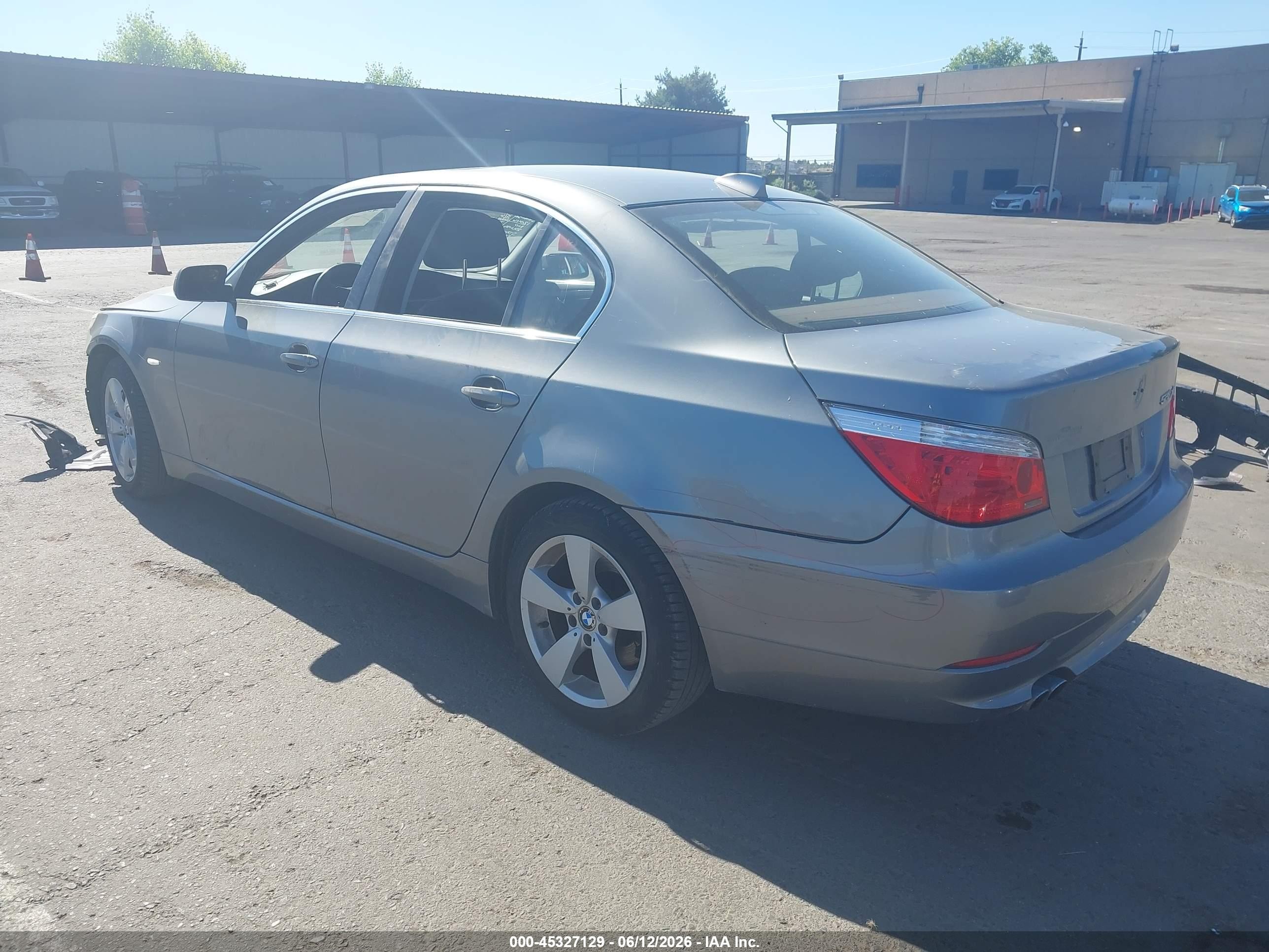 2008 Bmw 528xi   Silver vin: WBANV13518C150159
