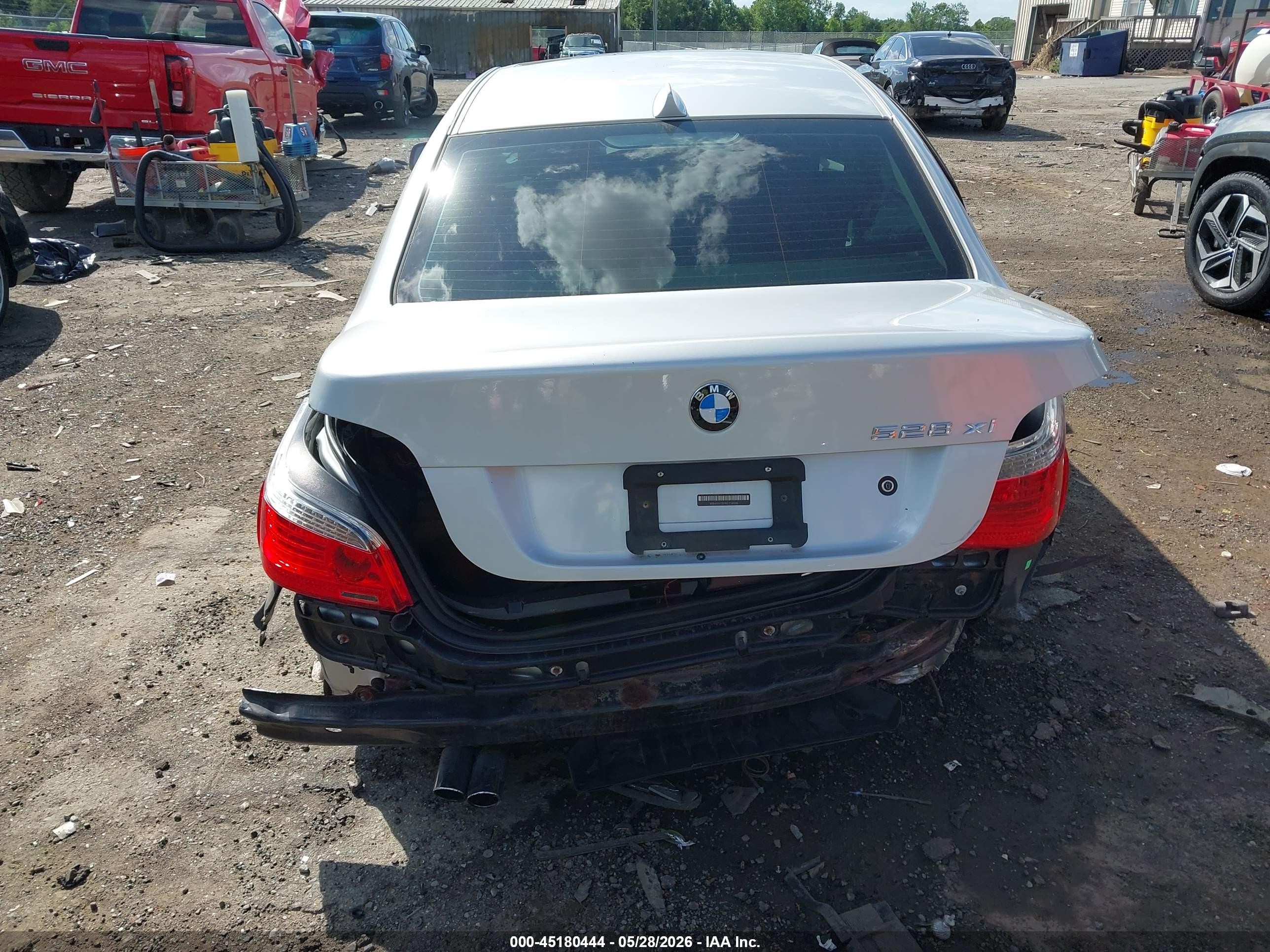 2008 Bmw 528xi   Silver vin: WBANV13518CZ58205