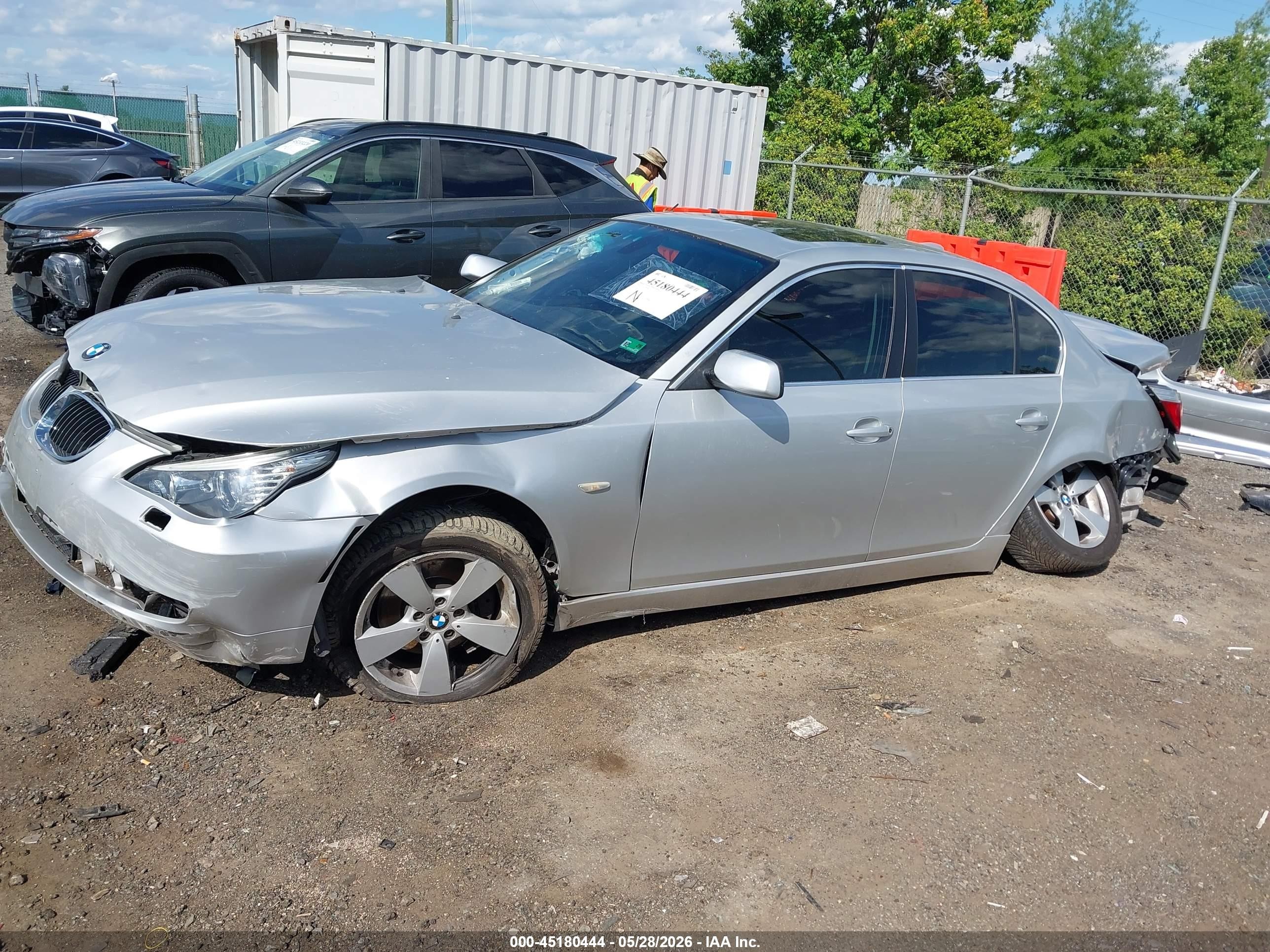 2008 Bmw 528xi   Silver vin: WBANV13518CZ58205