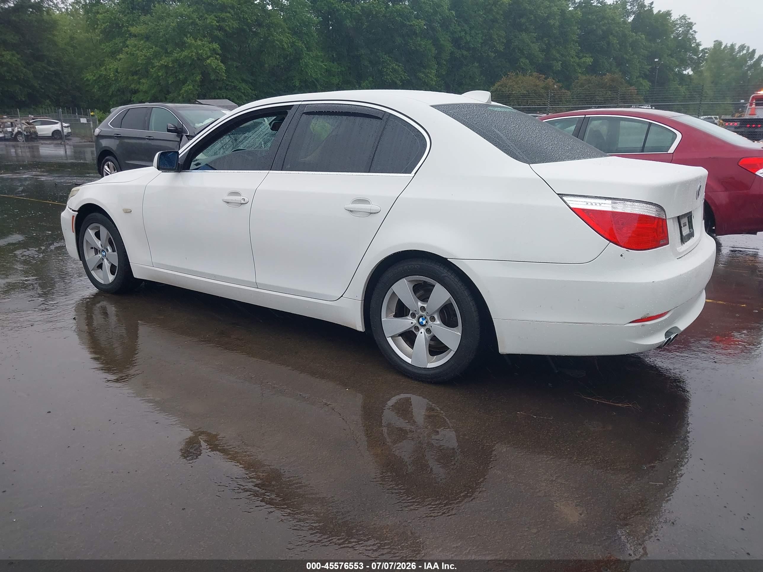 2008 Bmw 528xi   White vin: WBANV13548C150463