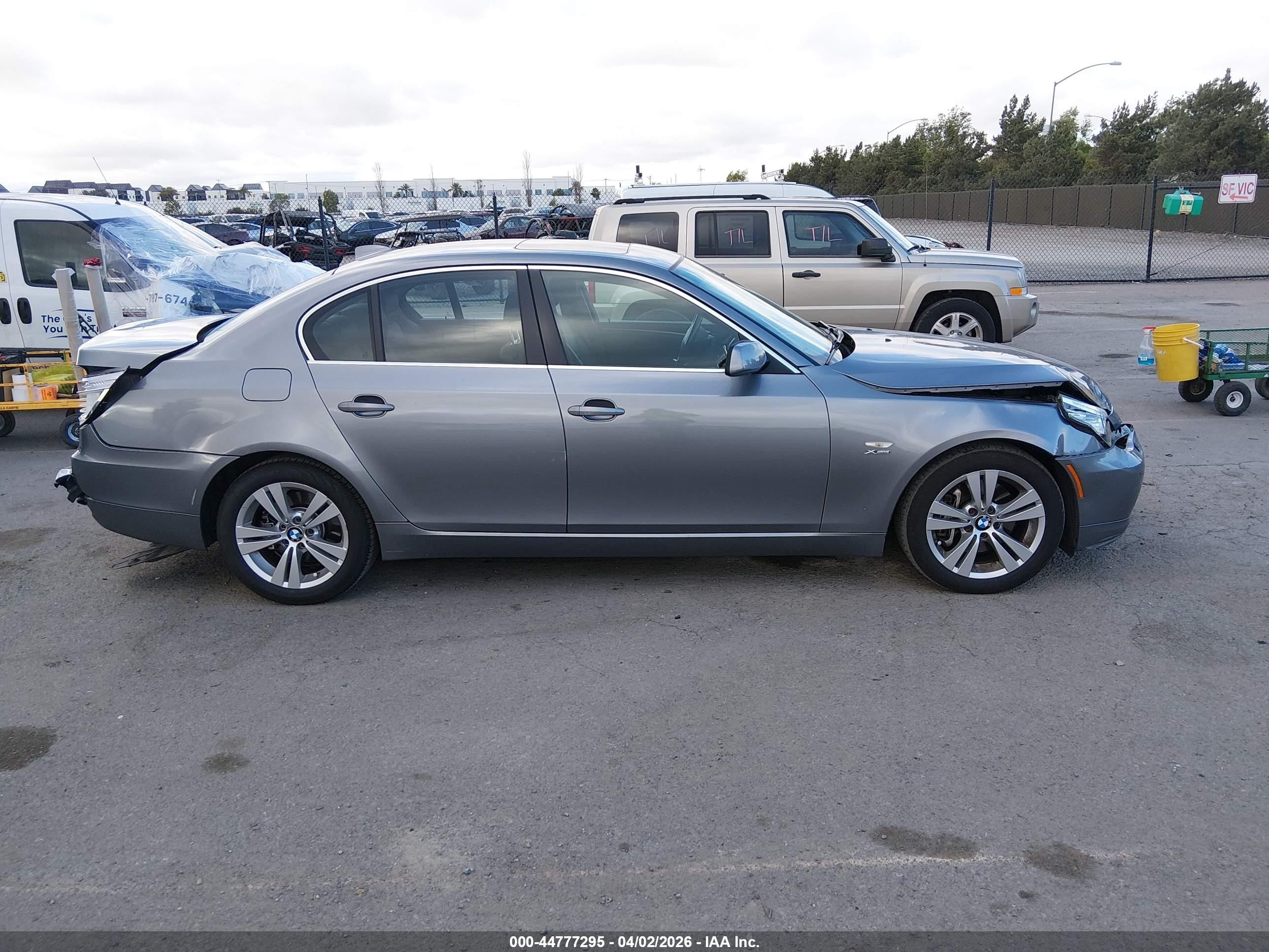 2009 Bmw 528i Xdrive Gray vin: WBANV13559C155091