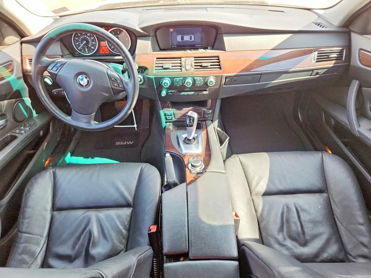 2009 Bmw 528 Xi Белый vin: WBANV13569C153088